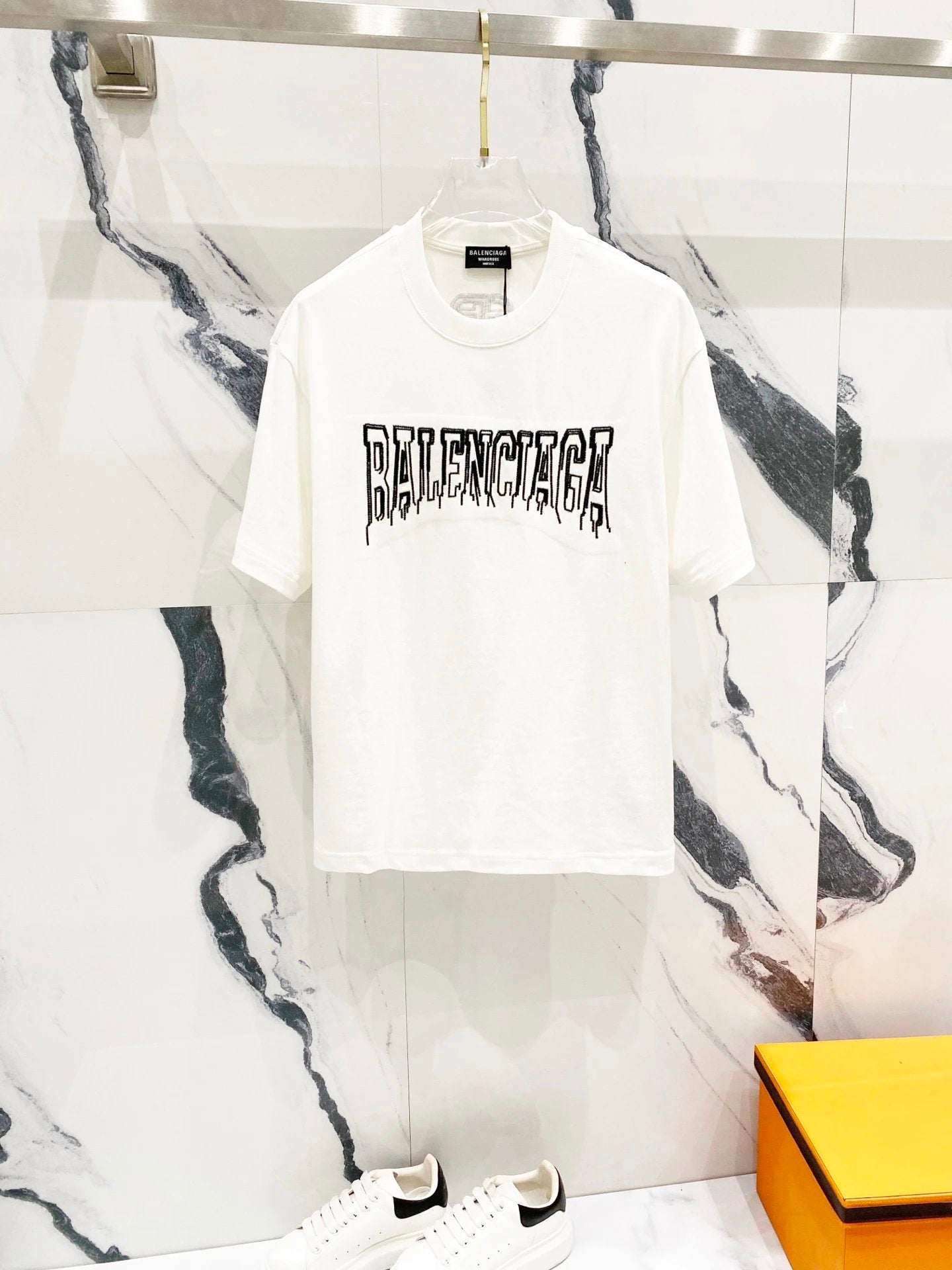 Balenciaga T-shirt Unique Letter Embroidery on Front and Back logo round Neck Short Sleeve25ss New Pure Cotton Unisex Style T T-shirt OS Loose Fit Base Shirt Half Sleeve T-Shirt Top Half Sleeve