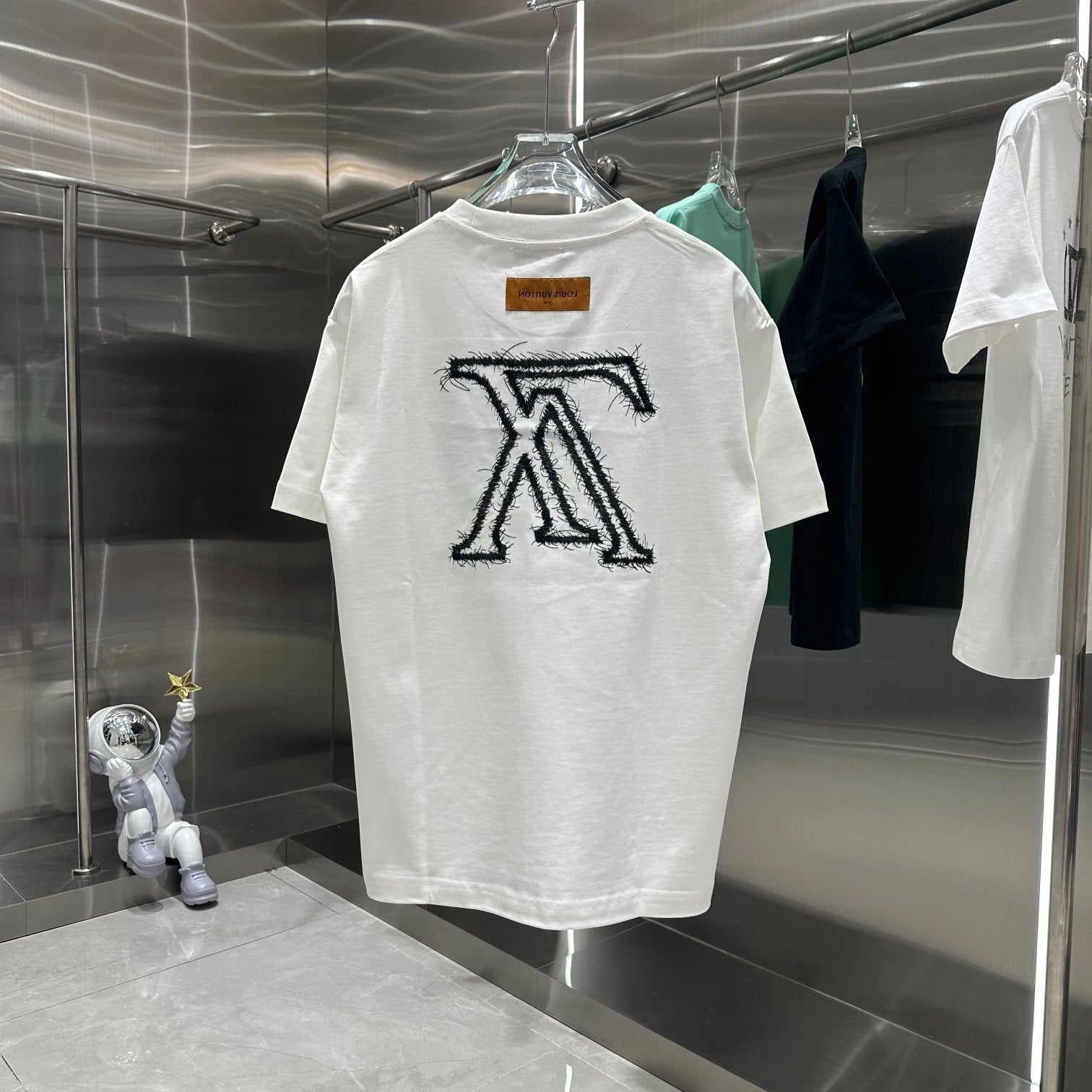 Louis Vuitton LV T-shirt Back ogo Embroidered Round Neck Short Sleeve25ss New Pure Cotton Unisex Style T T-shirt OS Loose Fit Base Shirt Top Half Sleeve T-Shirt