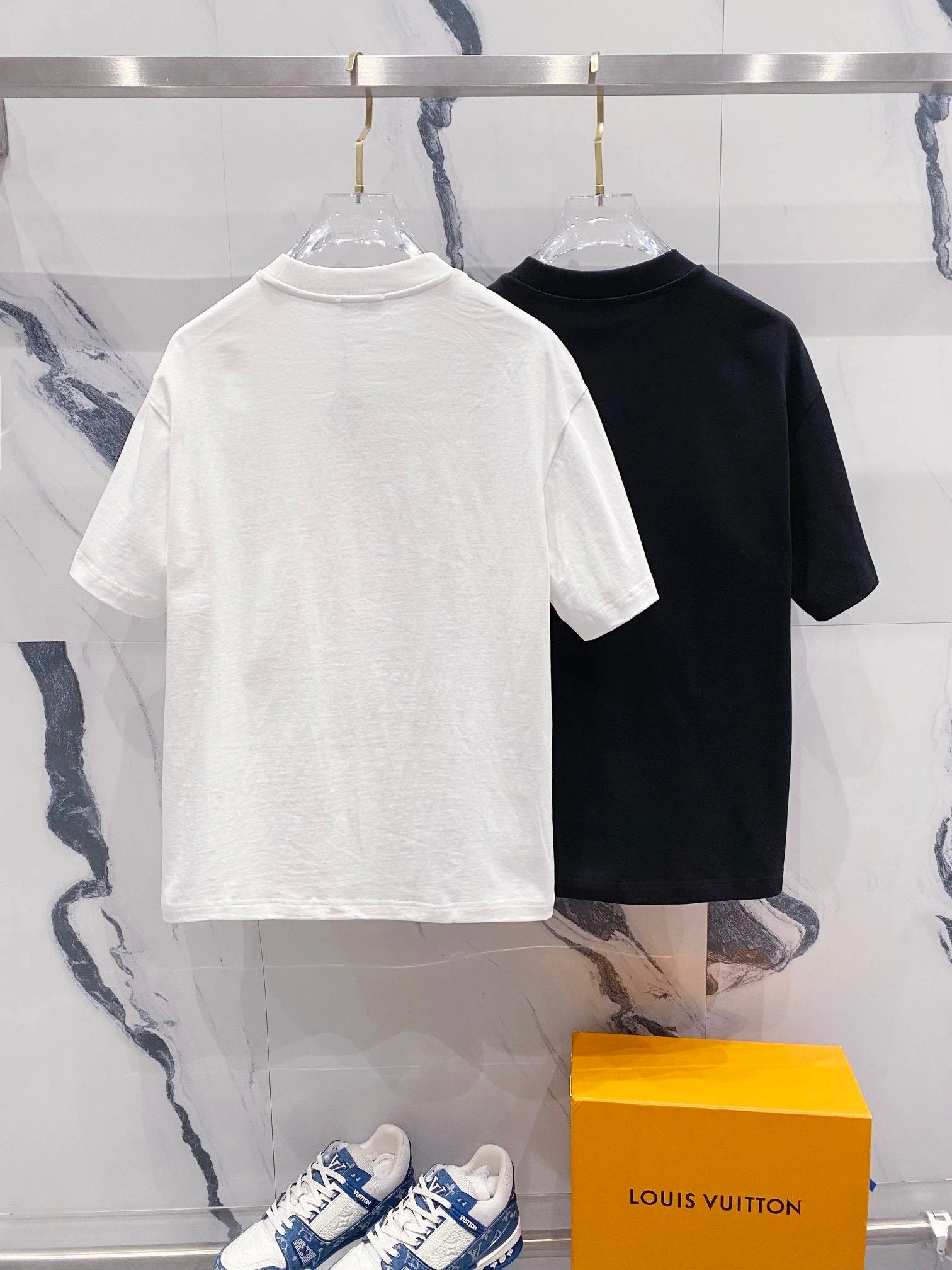 LOEWE T-shirt Embroidery Totem LOGO Joint Name Octopus Printed Logo round Neck Short Sleeve25ss New Pure Cotton Unisex Style T T-shirt OS Loose Fit Base Shirt Short Sleeve Top T-Shirt