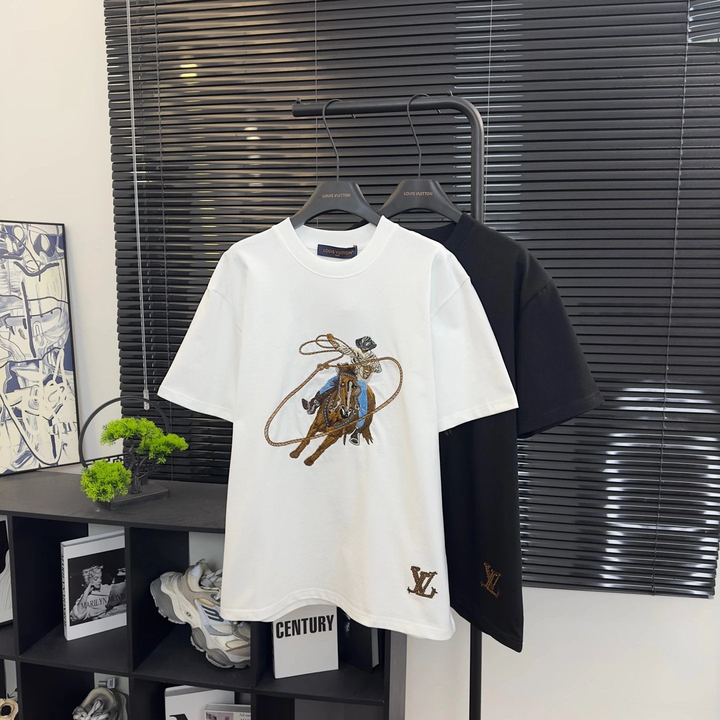 Louis Vuitton LV T-shirt Western Denim Series Embroidery logo round Neck Short Sleeve25ss New Pure Cotton Unisex Style T Casual T-Shirt Base Layer Shirt OS Loose Fit Half Sleeve Top Plus Size