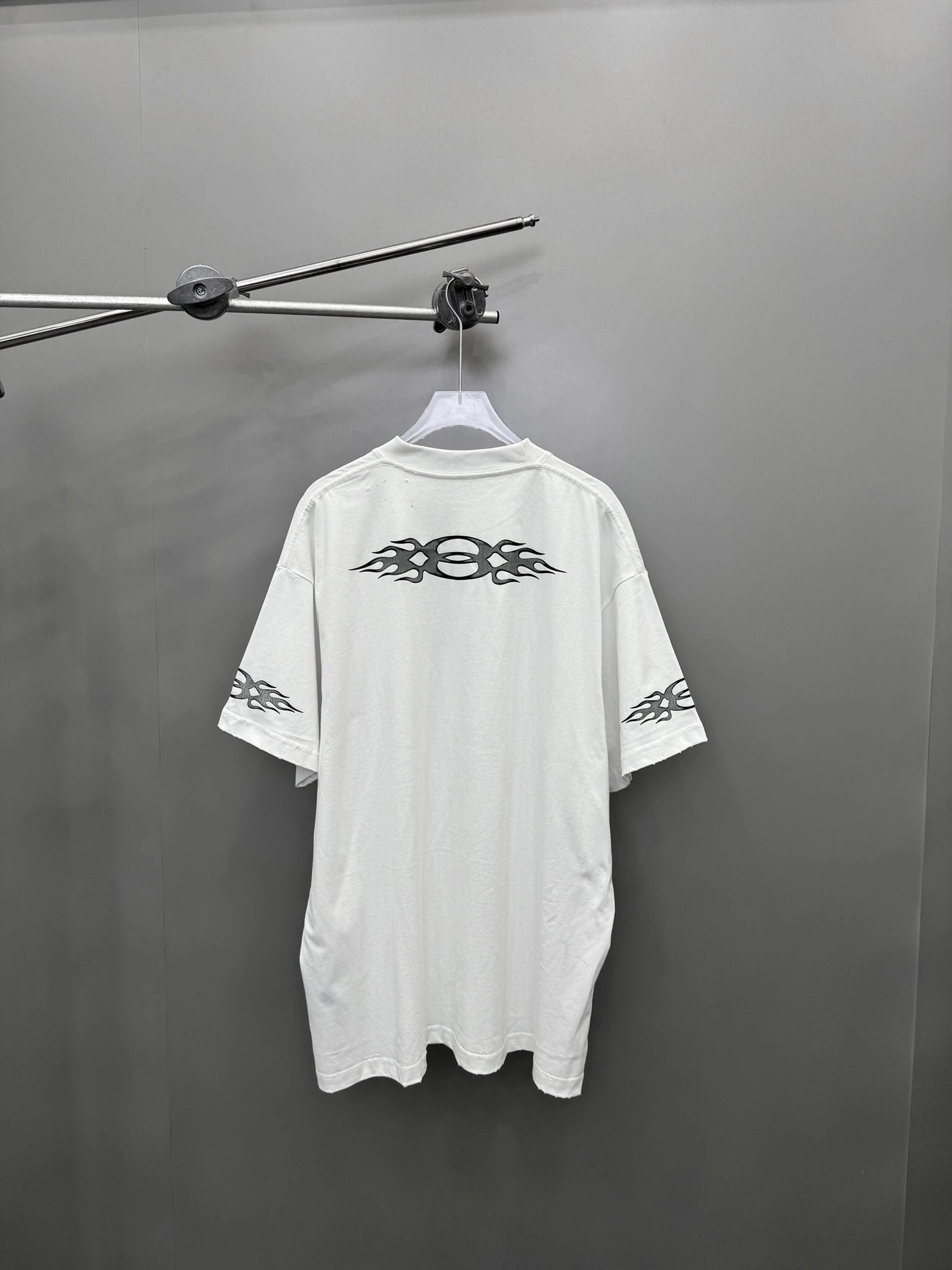 Balenciaga T-shirt Double Ring Flame logoDirtyFit Stylish Round Neck Short Sleeve25ss New pure cotton T Unisex T-Shirt OS Loose Fit Base Shirt Top T-Shirt Short Sleeve