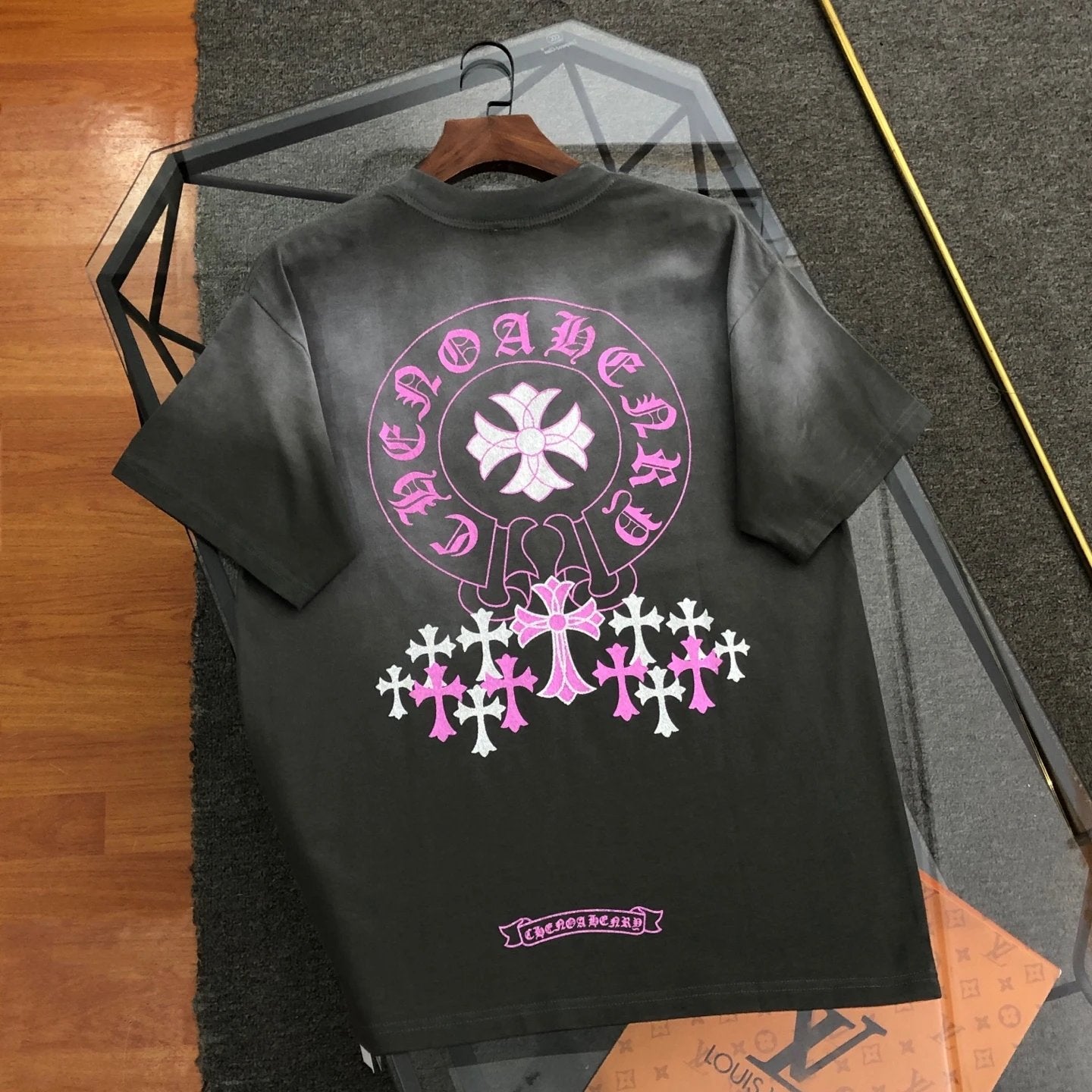 Chrome Hearts T-shirt Horseshoe Graffiti Print logo round Neck Short Sleeve25ss New Pure Cotton Unisex Style T Casual T-Shirt Base Layer Shirt OS Loose Fit Half Sleeve Top Plus Size