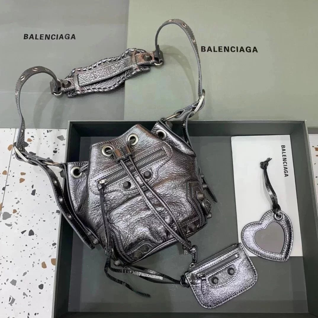 Balenciaga Bag Top version 【Counter Version Original Leather】Send a Full Set of Packaging New LeCagole Bucket Bag city Bucket Motorcycle Bag Hourglass Bag Bucket Bag Egg Bag Vegetable Basket Bag Motorcycle Rivet Bag Handbag Messenger Bag with Mirror