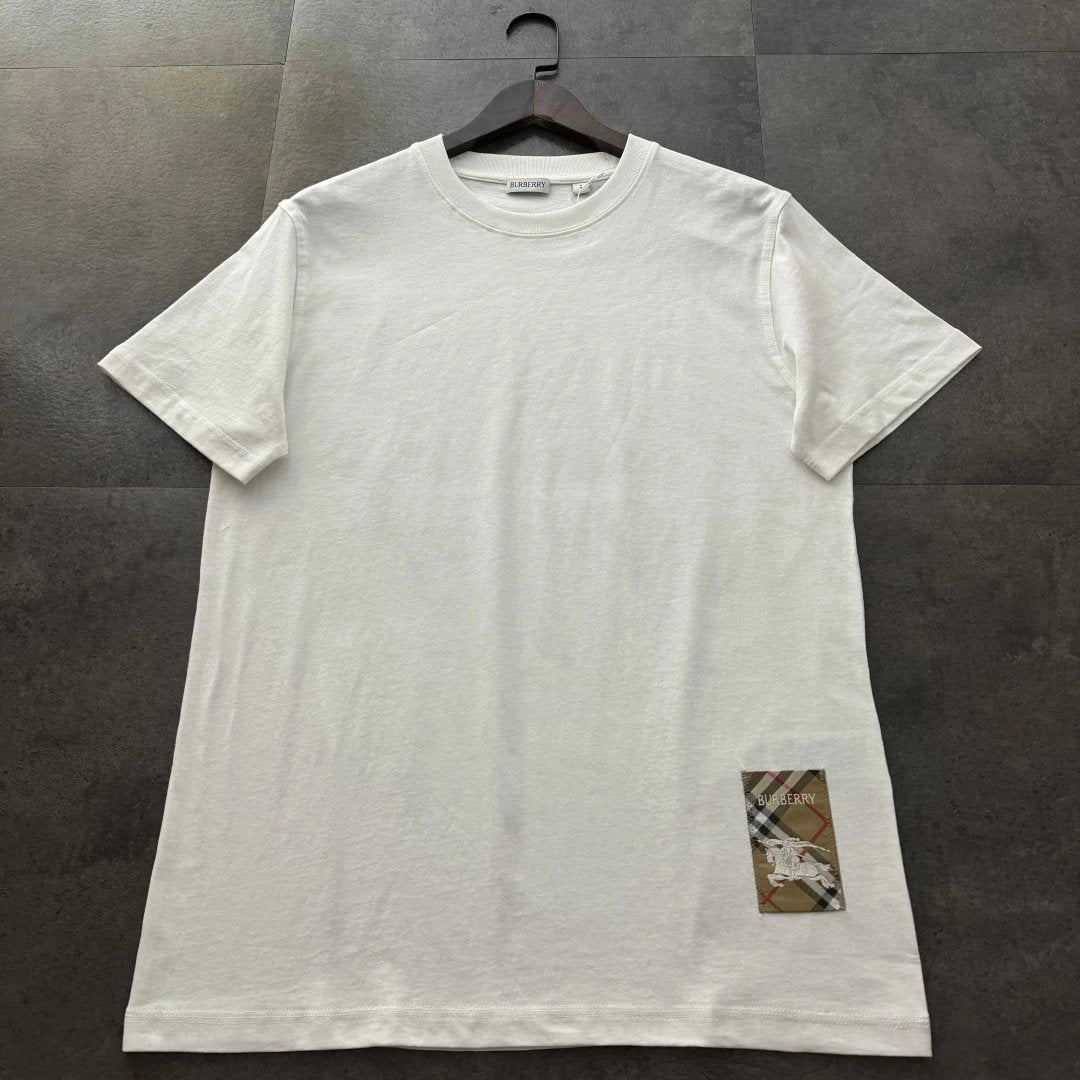 Burberry T-shirt Plaid Badge on the Front logo round Neck Short Sleeve25ss New pure cotton T Unisex T-Shirt OS Drop Shoulder Loose Fit Base Shirt Top T-Shirt Short Sleeve