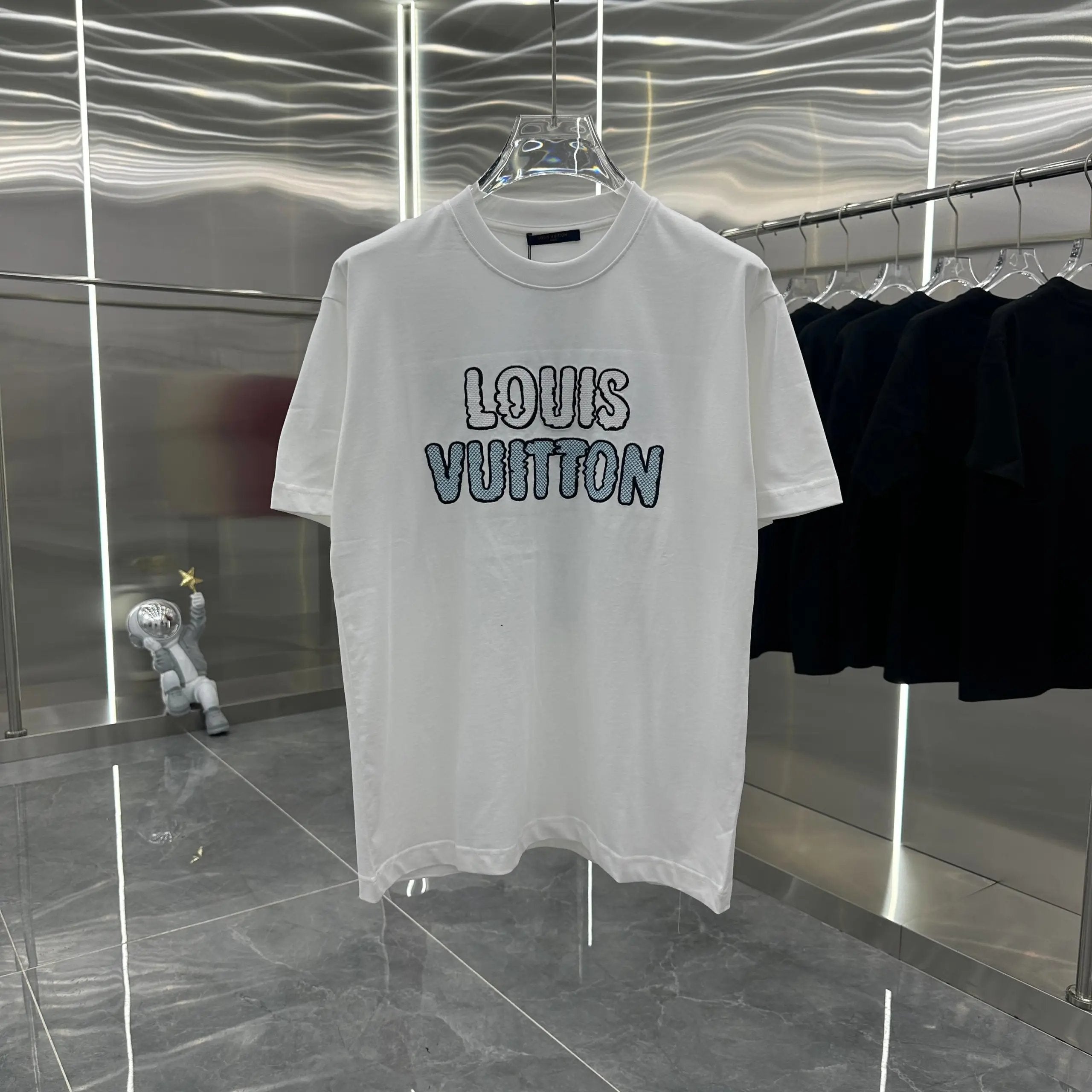 Louis Vuitton LV T-shirt Backside Letter Embroidery logo Printed round Neck Short Sleeve25ss New Pure Cotton Unisex Style T T-shirt OS Loose Fit Base Shirt Top Half Sleeve T-Shirt