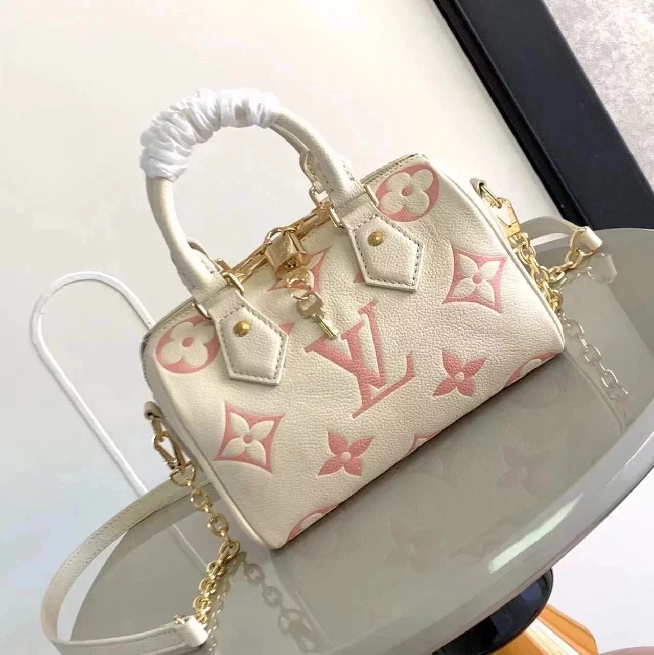 Louis Vuitton LV Women's Bag Top version Tote Original Leather Tote Bag New Milk White Strawberry Series Shopping Bag Tote Bag Pillow Bag Three-in-One Full Leather Shoulder Bag Messenger Bag Handbag Clutch Women's Bag