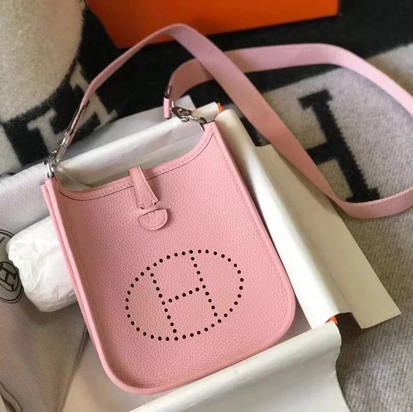 Hermes women's bag Top version New Beeswax Thread Sewing Handmade EvelyneminiH Home Mini Calfskin Hollow-out Evlin Bag Letter Punching Bag Elephant Gray Golden Brown Milkshake White and Black Shoulder Crossbody Buckle Women's Bag