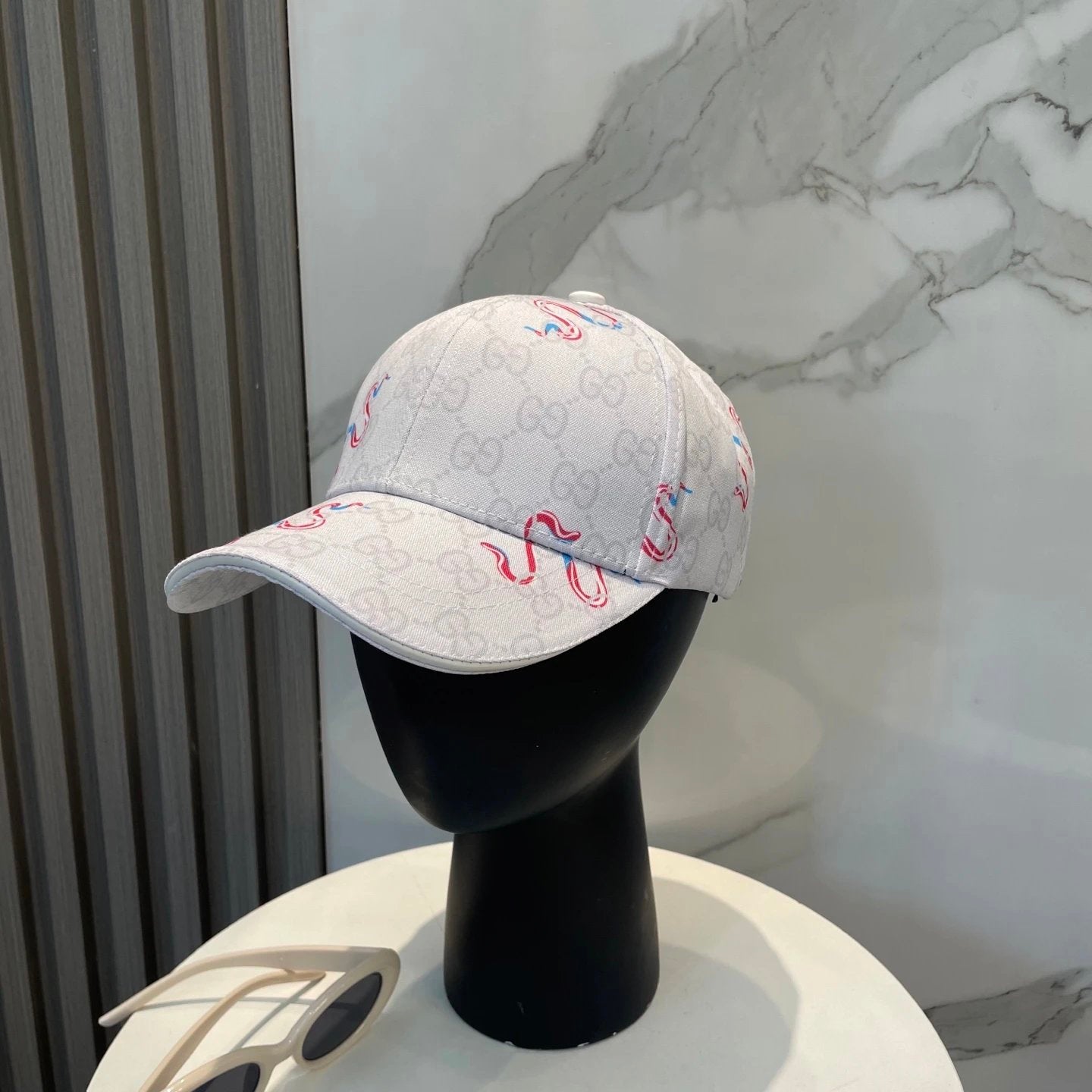 Gucci Hat Year of the Snake logo Baseball Cap Sun Protection Visor Cap Large Head Circumference Versatile Sports Hat Slimming Face Curved Brim Unisex Couple Style