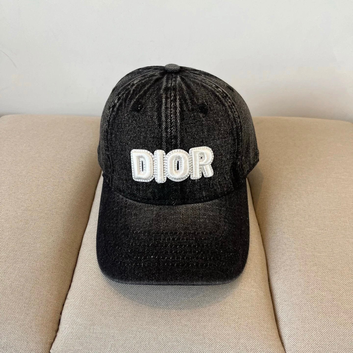 Dior Hat Letters logo Baseball Cap Sunshade Sun Protection Duckbill Cap Large Head Circumference Slimming Face Curved Brim Versatile Sports Hat for Men and Women Couples Same Style