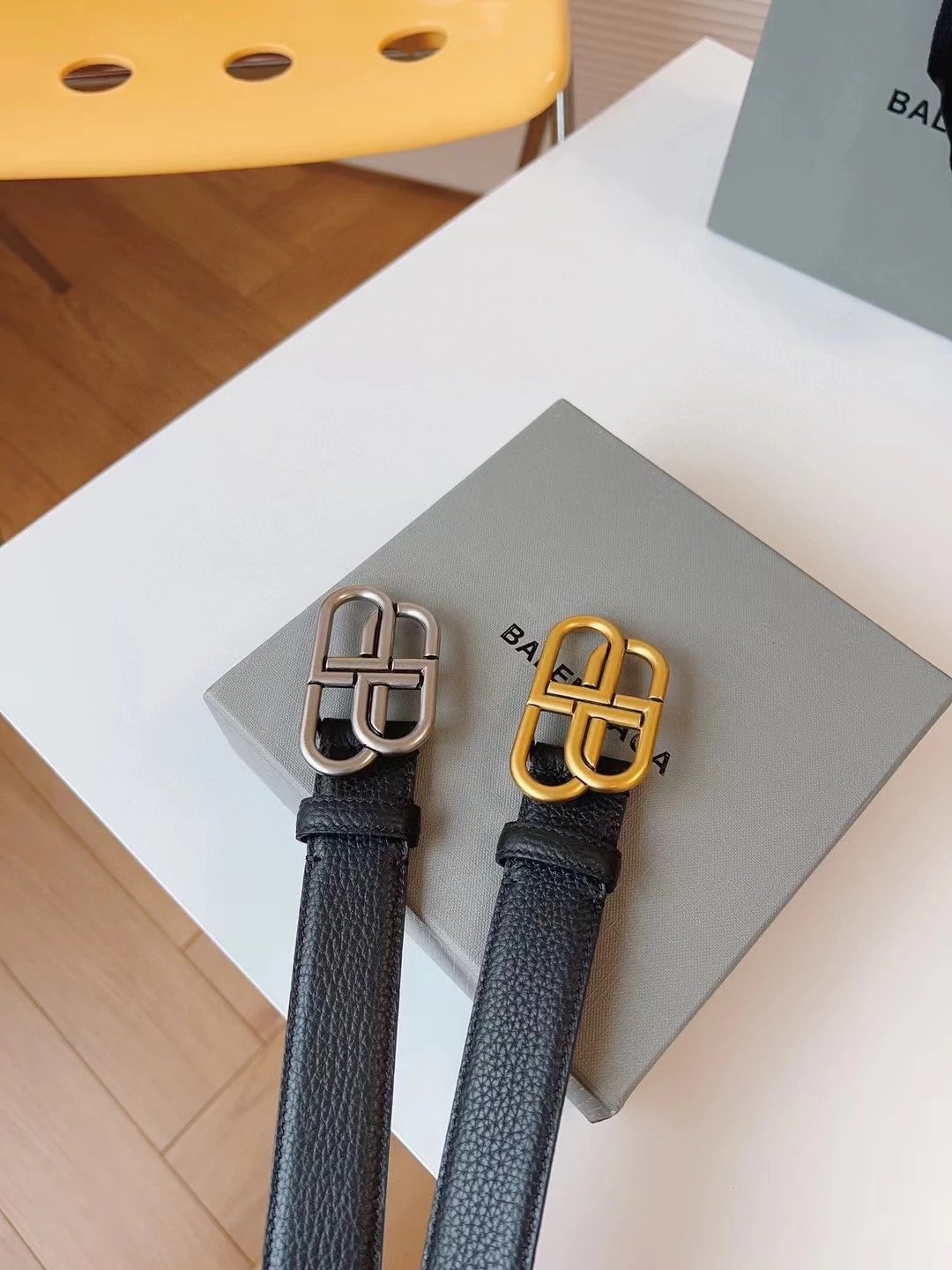 Balenciaga Belt Top version Women's Original Order Belt Fashion Retro Belt BB Distressed Men's Leather Belt Buckle Men and Women Business Casual Belt Belt Men's Leather Belt3.0