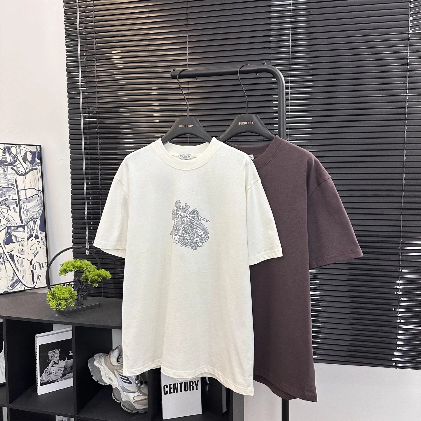 Burberry T-shirt Foam Embossed Printing logo round Neck Short Sleeve25ss New Pure Cotton Unisex Style T T-shirt OS Loose Fit Base Shirt Top Half Sleeve T-Shirt
