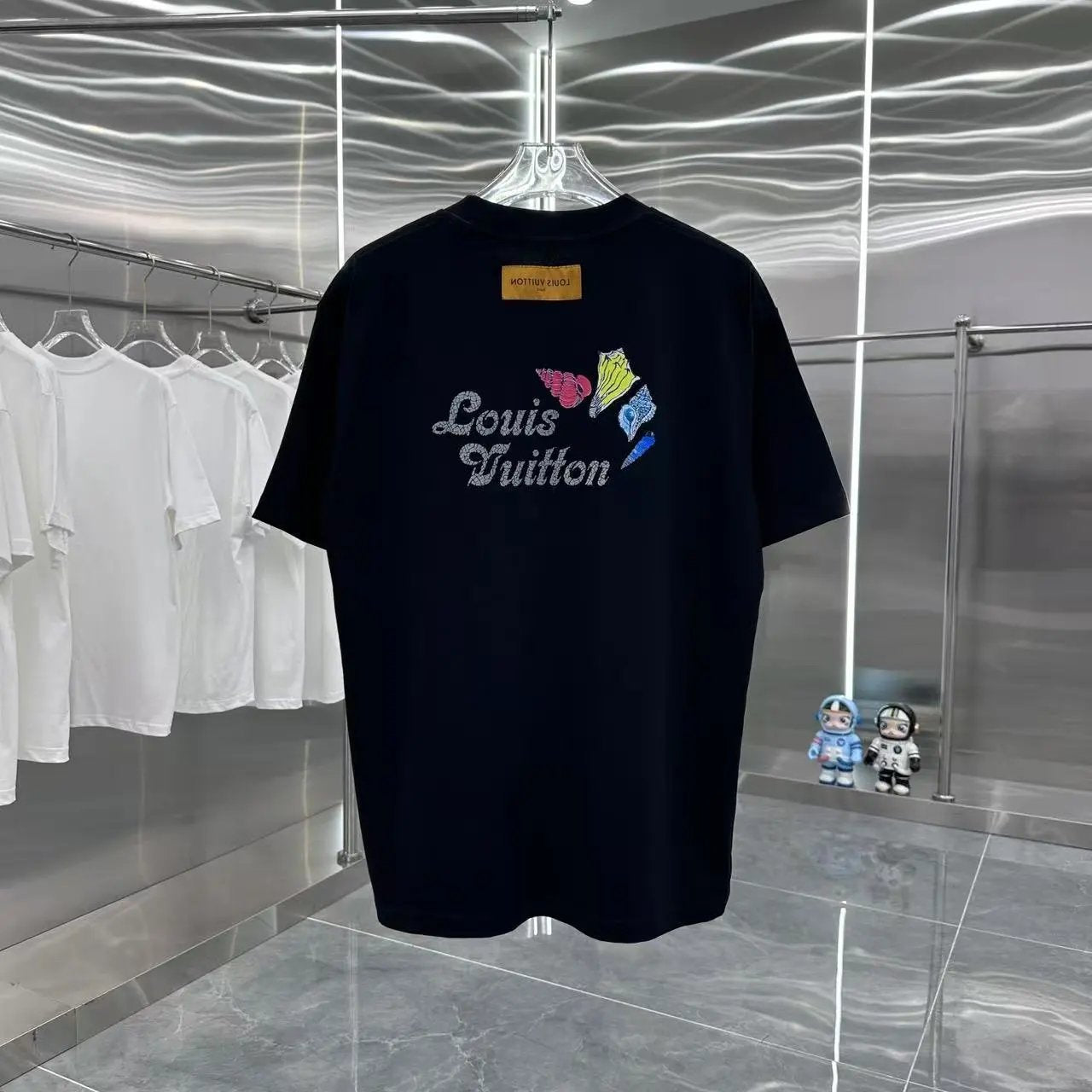 Louis Vuitton LV T-shirt Back Letter Shell Pattern Print logo round Neck Short Sleeve25ss New Pure Cotton Unisex Style T T-shirt OS Loose Fit Base Shirt Top Half Sleeve T-Shirt