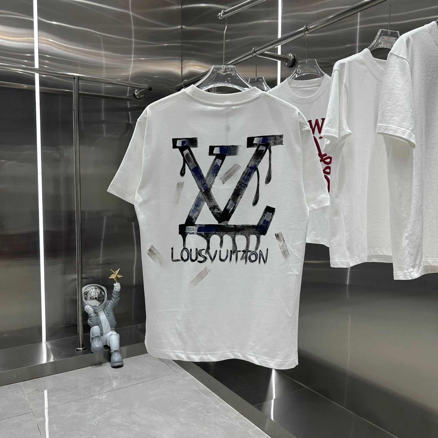 Louis Vuitton LV T-shirt Spray Paint Graffiti logo round Neck Short Sleeve25ss New Pure Cotton Unisex Style T T-shirt OS Loose Fit Base Shirt Short Sleeve T-Shirt Top