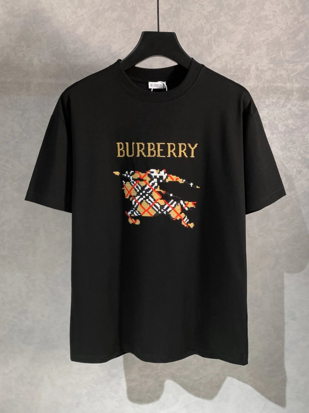 Burberry T-shirt Embroidery on the chest logo round Neck Short Sleeve25ss New pure cotton T Unisex T-Shirt OS Loose Fit Base Shirt Top Half Sleeve T-Shirt