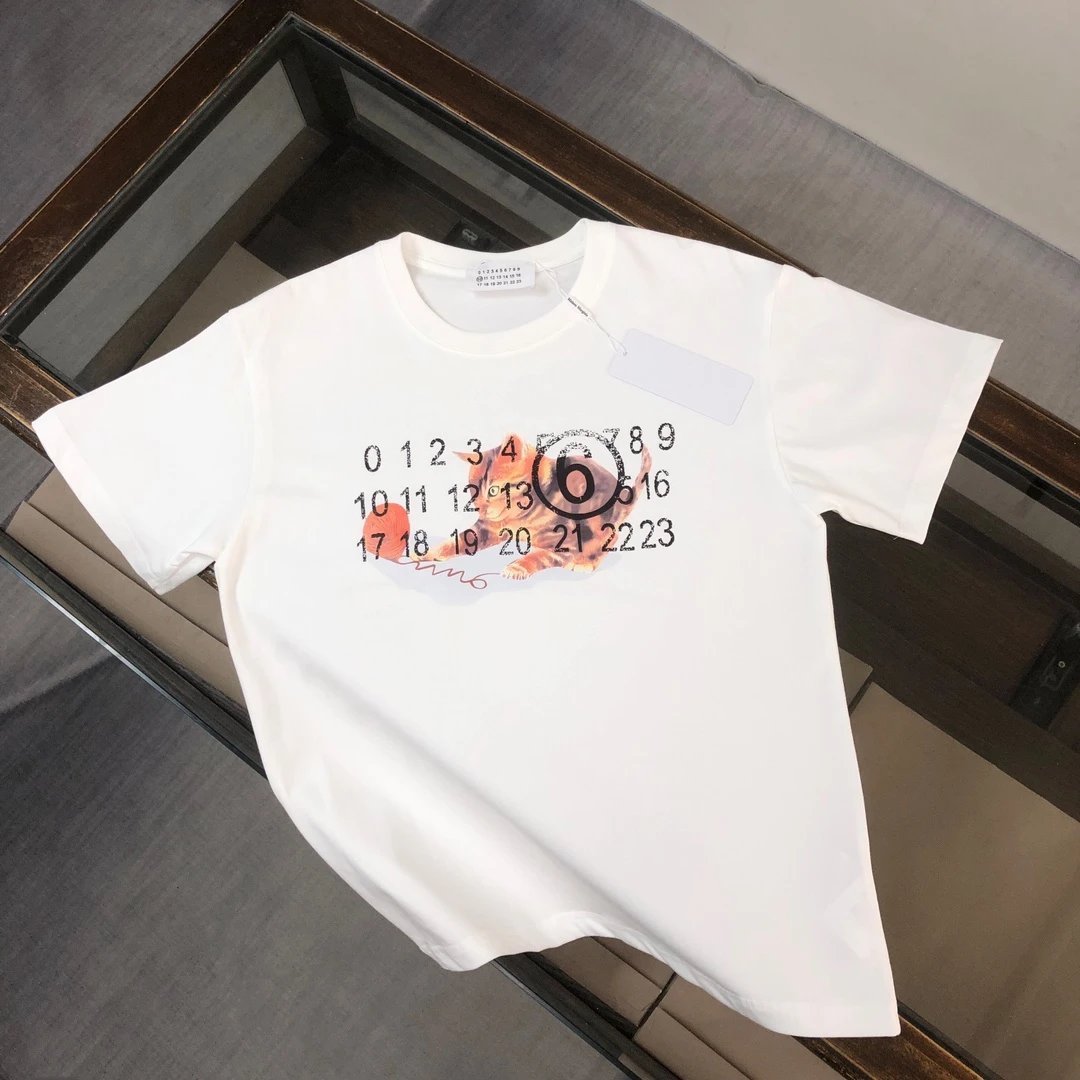 Maison Margiela T-shirt Chest Cat Pattern Digital Print logo round Neck Short Sleeve25ss New Pure Cotton Unisex Style T Casual T-Shirt Base Layer Shirt OS Loose Fit Half Sleeve Top Plus Size