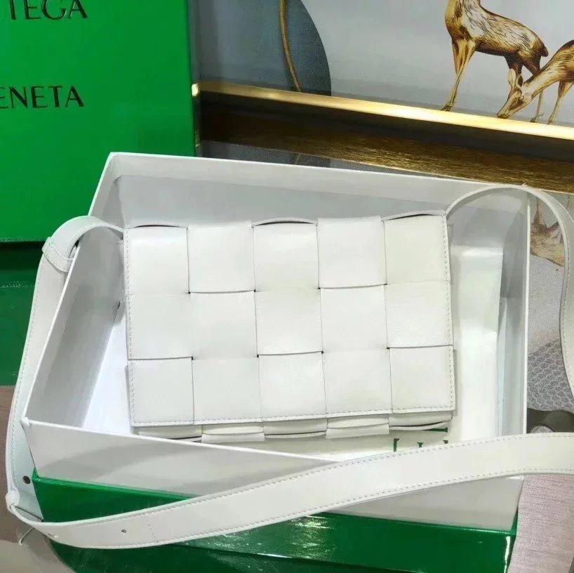 Bottega Veneta Women's Bag Top version 【Special Cabinet Version】Woven bag CROSSBODY Square Bag Pillow Bag(Lambskin)Rubik's cube bag Cassette15Plaid Woven Bag Original Leather Handbag Waist Bag Chest Bag Shoulder Messenger Bag Unisex Men's and Women's Bags