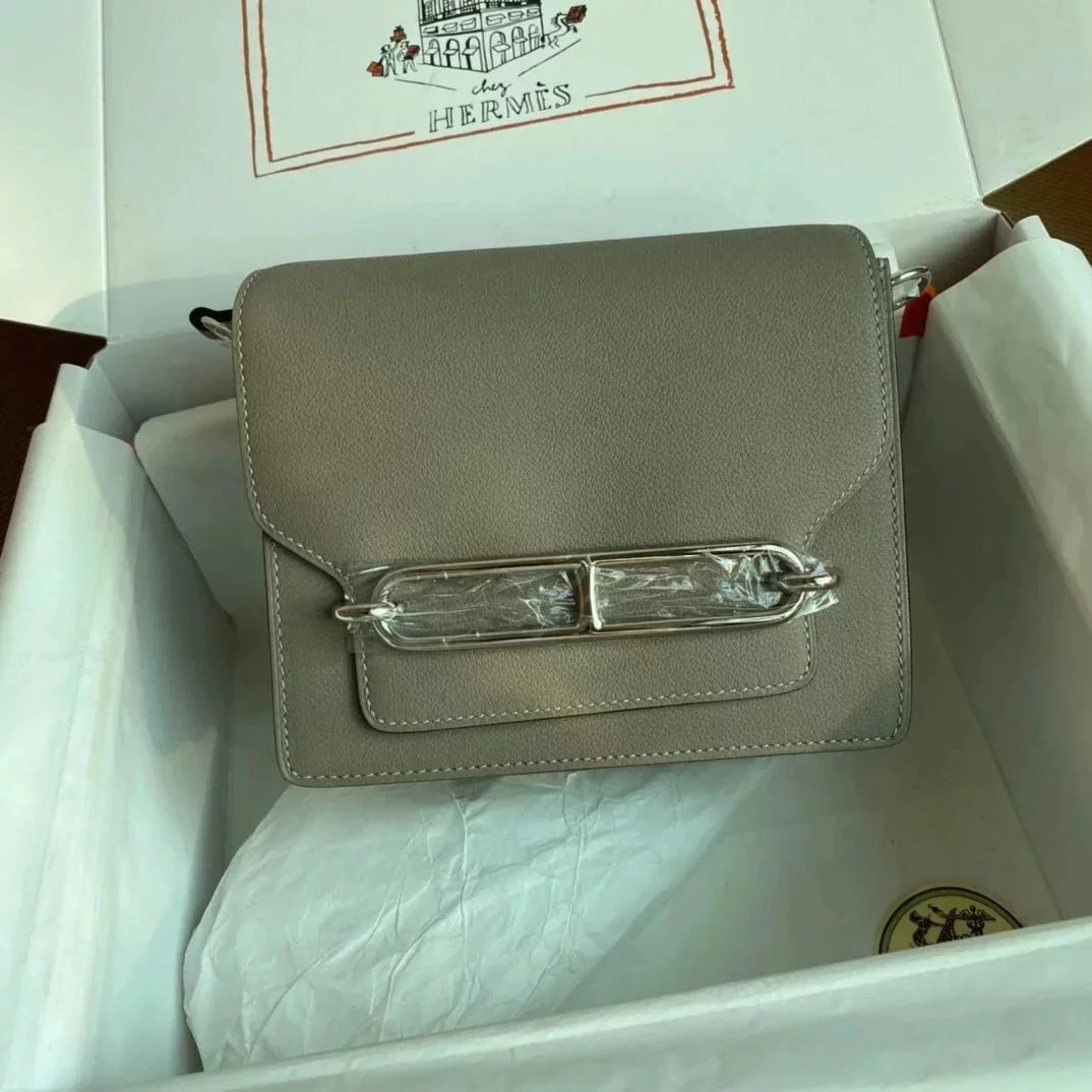 Hermes women's bag Top version Customized Real Shot Small Square Bag Pig Nose Bags Roulis19CMevercolor Leather Pig-Shaped Bun Gold Buckle Silver Buckle Flap Shoulder Messenger Bag Yang Mi Same Style Women Bag