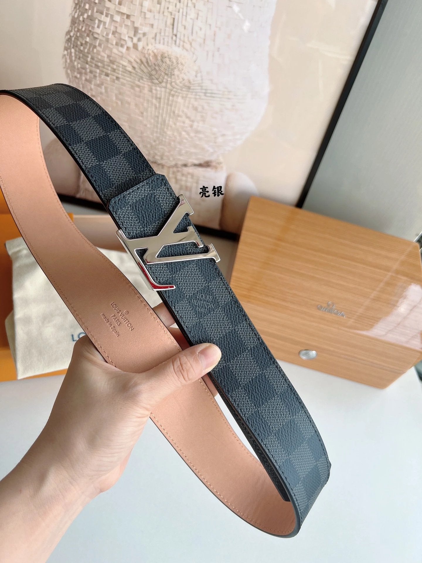 Louis Vuitton LV Belt Top version The Most New Belt4.0cm Men's Belt Metal Buckle Men's Leather Belt with Classic Presbyopic Checkered Belt with Genuine Goods Packaging