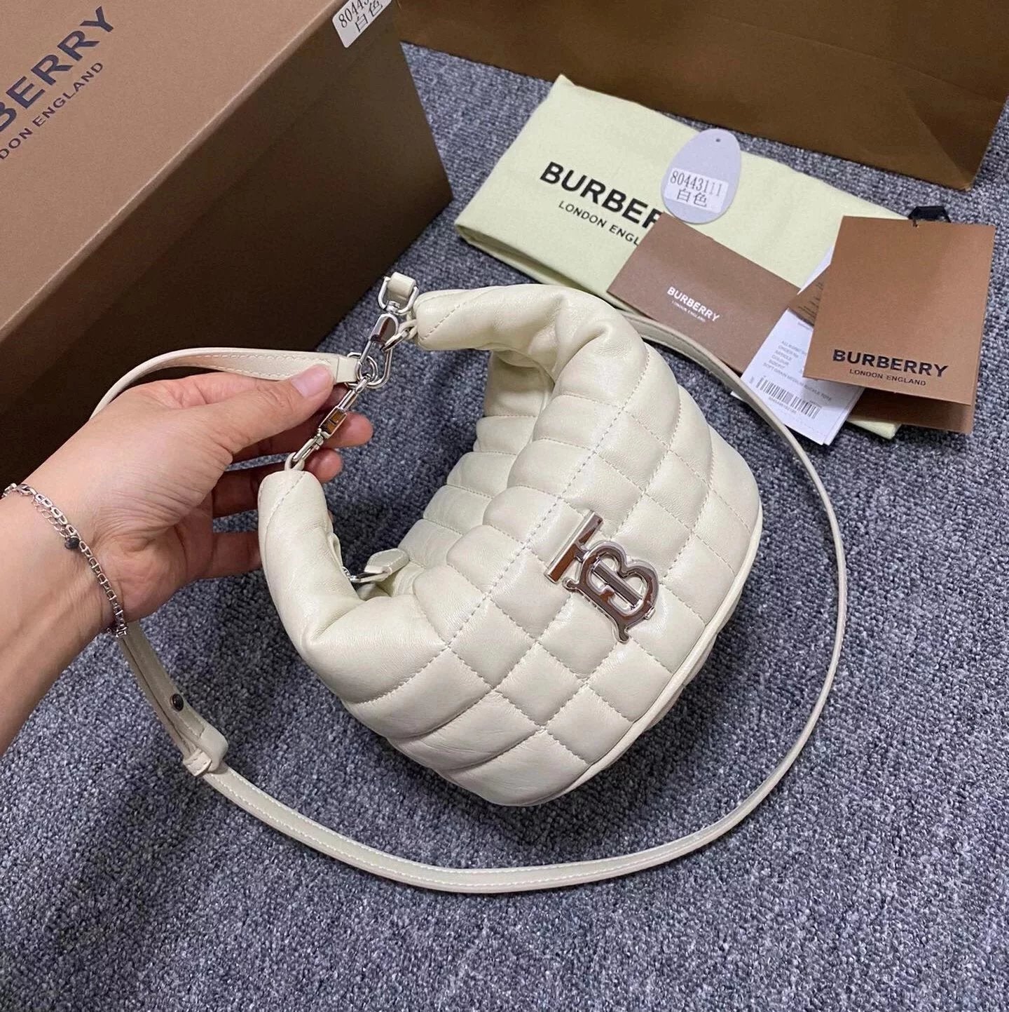 Burberry Women's Bag Top version 2022Surrogate Shopping-Grade Exquisite and Chic Super Soft Cake Sheepskin Quilted Waist Bag Crescent-Shaped Shoulder Messenger Bag TB Twist Lock Bag Handbag Clutch