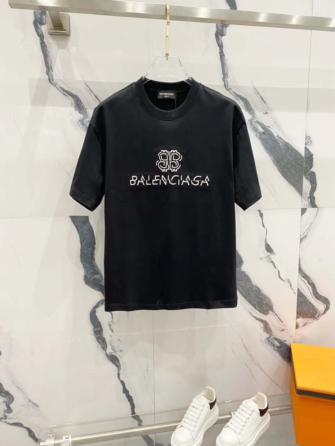 Balenciaga T-shirt Unique Asymmetric Embroidery BB Letters LOGO Logo Crew Neck Short Sleeve25ss New pure cotton T Unisex T-Shirt OS Loose Fit Base Shirt Top T-Shirt Short Sleeve
