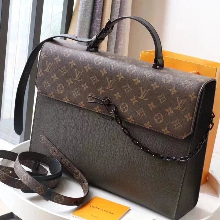 Louis Vuitton LV briefcase Top version **Original Order M30591Black Army Green2021New Men's Presbyopic ROBUSTO Computer Bag Briefcase Shoulder Messenger Handbag Men's Bag