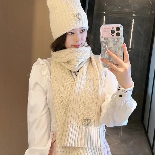 Chanel Hat Popular Official Website New Classic Suit Hat!Hat➕Scarf!Feels Great!