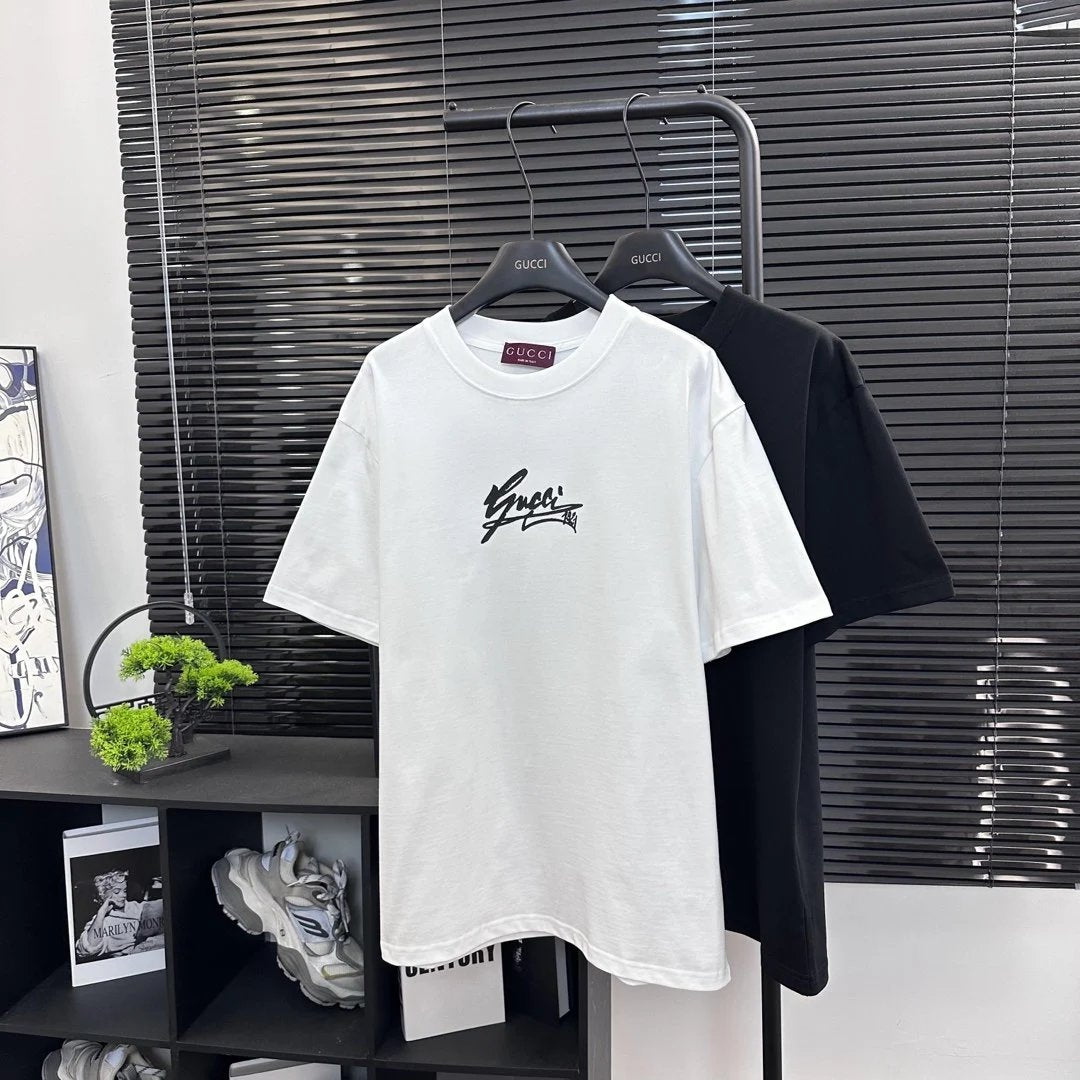 Gucci T-shirt Cursive Font Letters Front Print logo round Neck Short Sleeve25ss New pure cotton T Unisex T-Shirt OS Loose Fit Base Shirt Top T-Shirt Short Sleeve