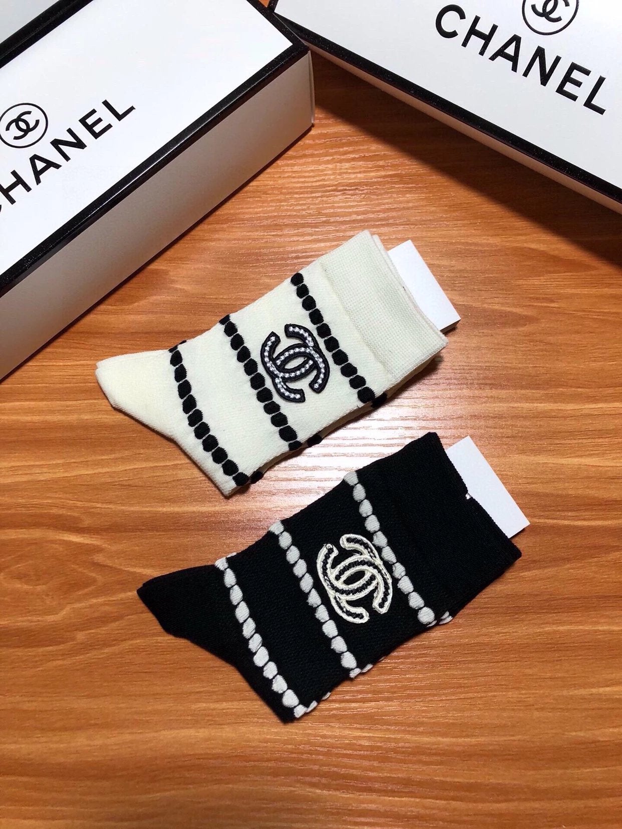 Chanel Sock High-End Socks️New Trending Women Mid-Calf Socks❗️【Two Pairs Per Box】Mulberry Silk Material,Woven Classic Double C Flag,Breathable and Comfortable