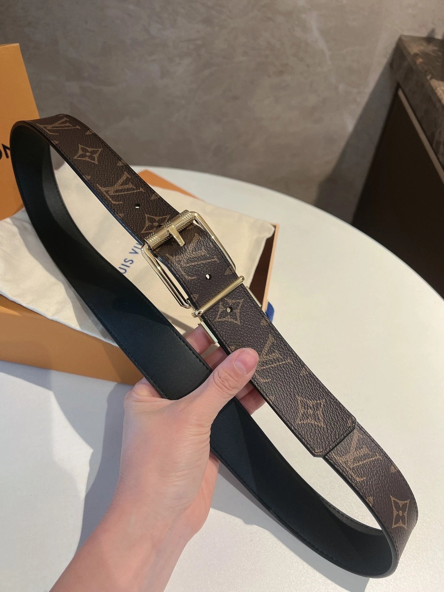 Louis Vuitton LV Belt Top version The Most New Belt4.0cm Men's Belt Metal Buckle Men's Leather Belt with Classic Presbyopic Checkered Belt with Genuine Goods Packaging