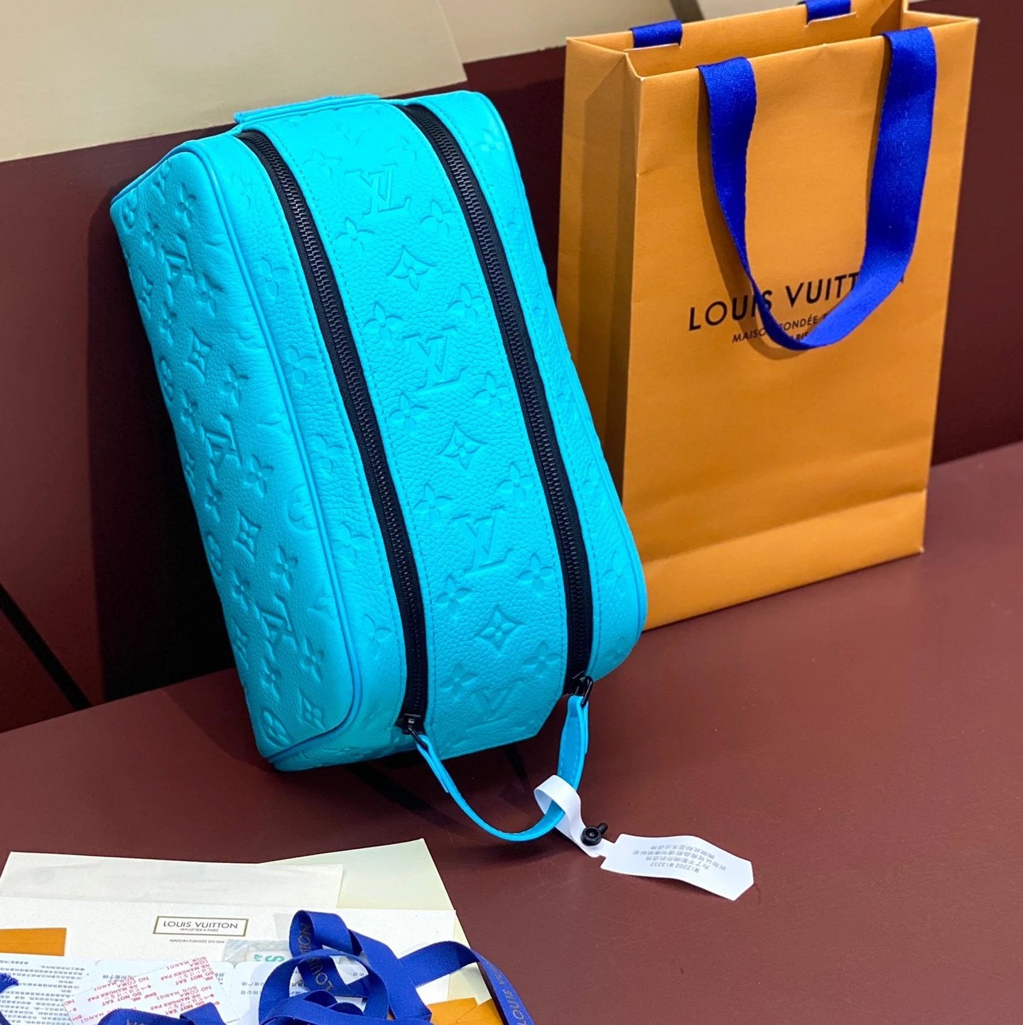 Louis Vuitton LV Wallets/Clutches Top version 【Top with High Version】【LockerDoppKit Toilet Bag】M83112Flower(Silk Screen)Black Color Wash Bag DOPP Toilet Bag/Cosmetic Bag Men's and Women's Bags Handbag Presbyopic M83112Black Flower Wash Bag Large M12641
