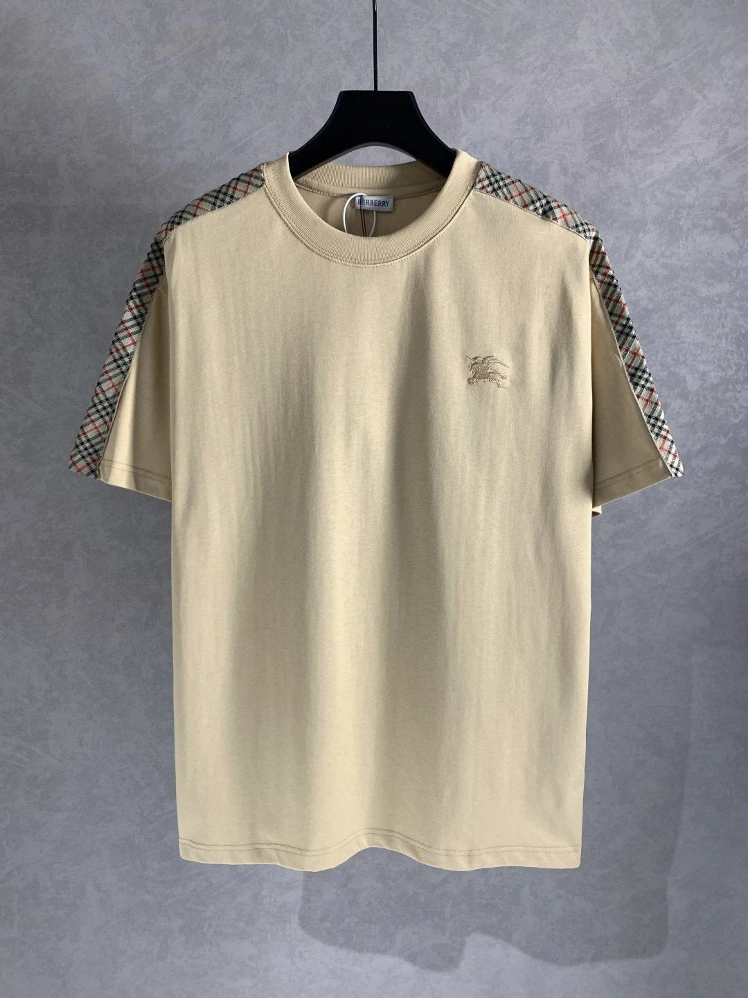 Burberry T-shirt Front Body Webbing logo round Neck Short Sleeve25ss New pure cotton T Unisex T-Shirt OS Drop Shoulder Loose Fit Base Shirt Top T-Shirt Short Sleeve