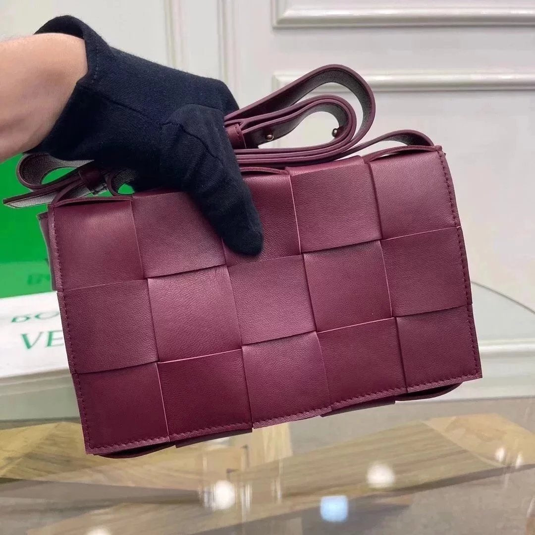 Bottega Veneta Women's Bag Top version 【Special Cabinet Version】Woven bag CROSSBODY Square Bag Pillow Bag(Lambskin)Rubik's cube bag Cassette15Plaid Woven Bag Original Leather Handbag Waist Bag Chest Bag Shoulder Messenger Bag Unisex Men's and Women's Bags