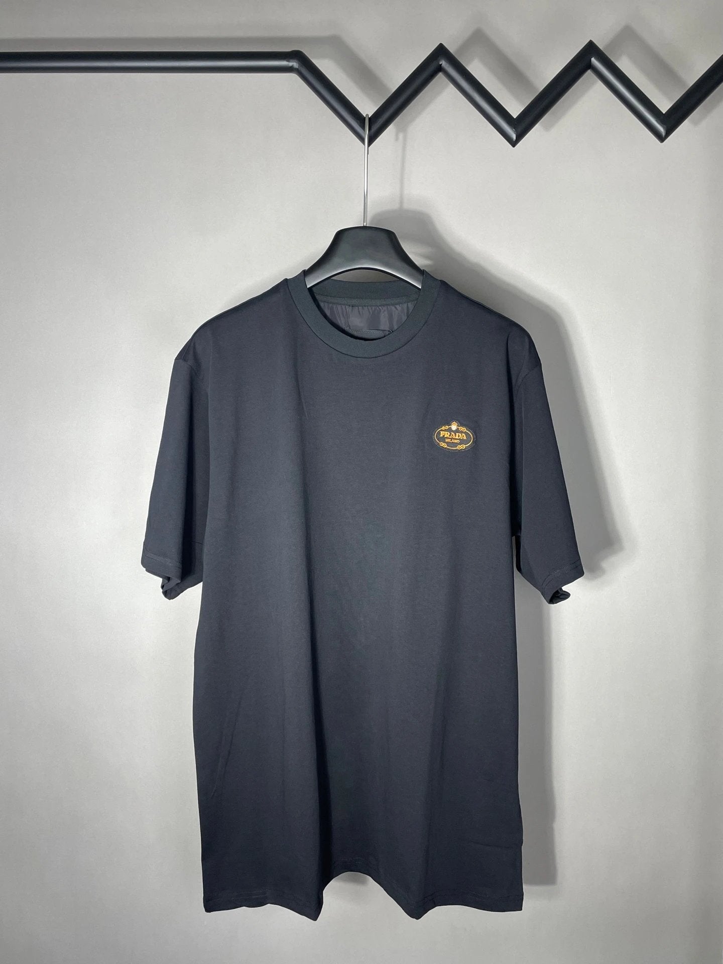 PRADA T-shirt Classic Gold Emblem logo round Neck Short Sleeve25ss New pure cotton T Unisex T-Shirt OS Loose Fit Base Shirt Top Half Sleeve T-Shirt