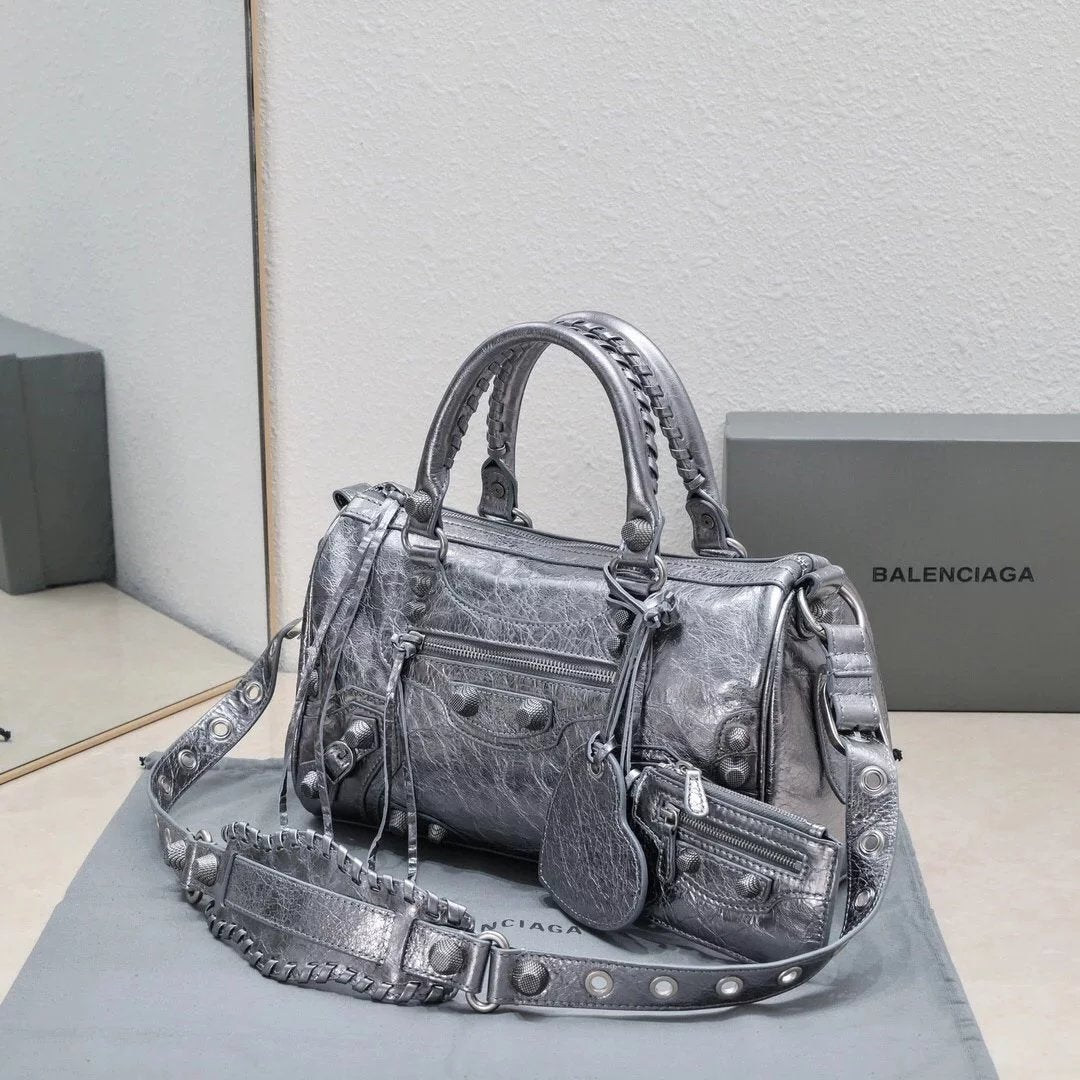 Balenciaga Bag Top version 【Level Surrogate Shopping】Original Grand Paris23New Minidufflebag Round Barrel Travel Bag Lecagole Series Sheepskin Material Shoulder Bag Messenger Bag Portable Women's Bag Travel Bag New Size