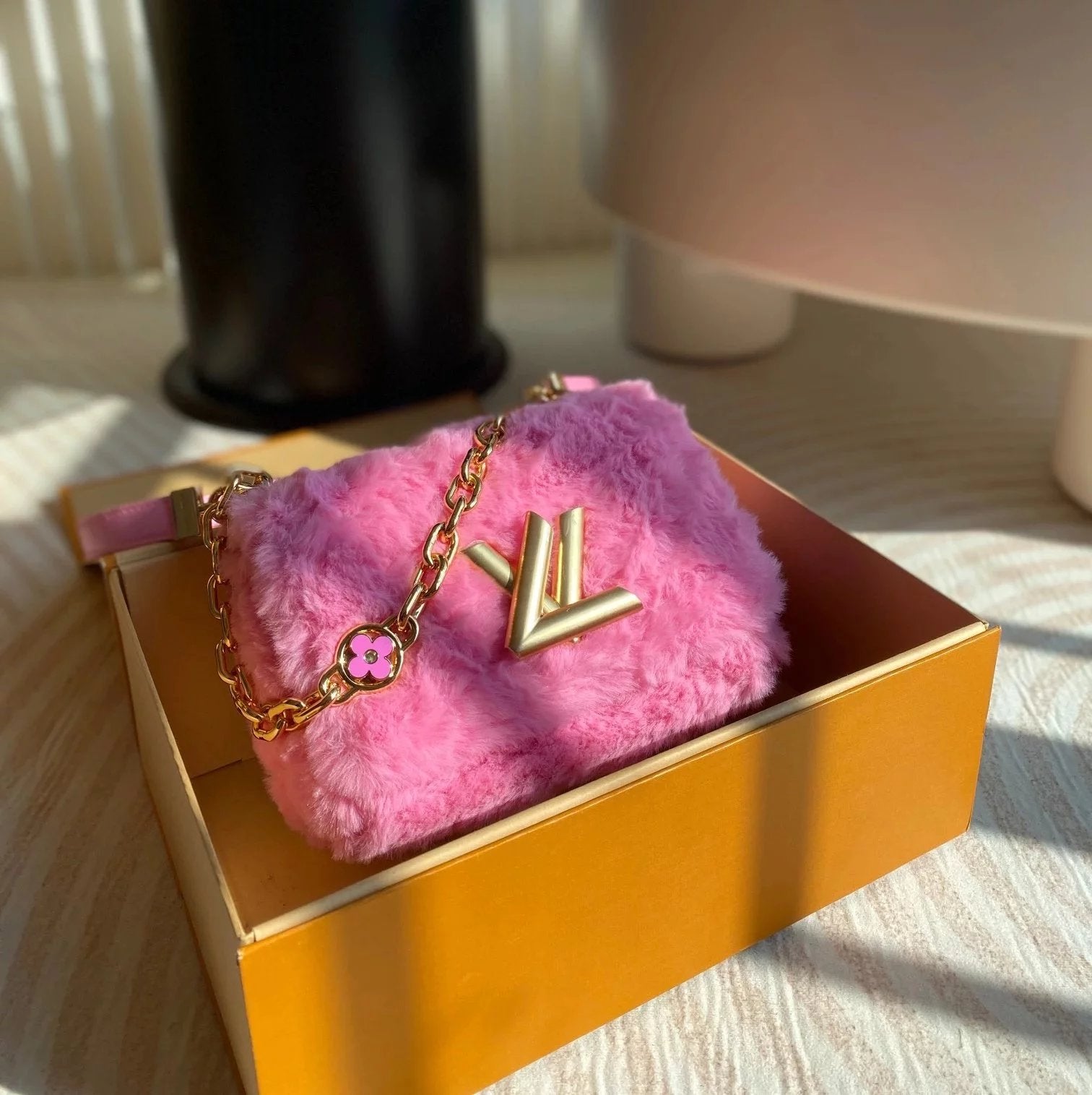 Louis Vuitton LV Women's Bag Top version TWIST Medium Handbag Woolen Type M21040Haze blue M21320Pink This Style Twist Medium Handbag Focuses on the Line of Sight with Bright Wool Leather and Then Embellish Enamel for Double Chain Monogram Floral Chain and