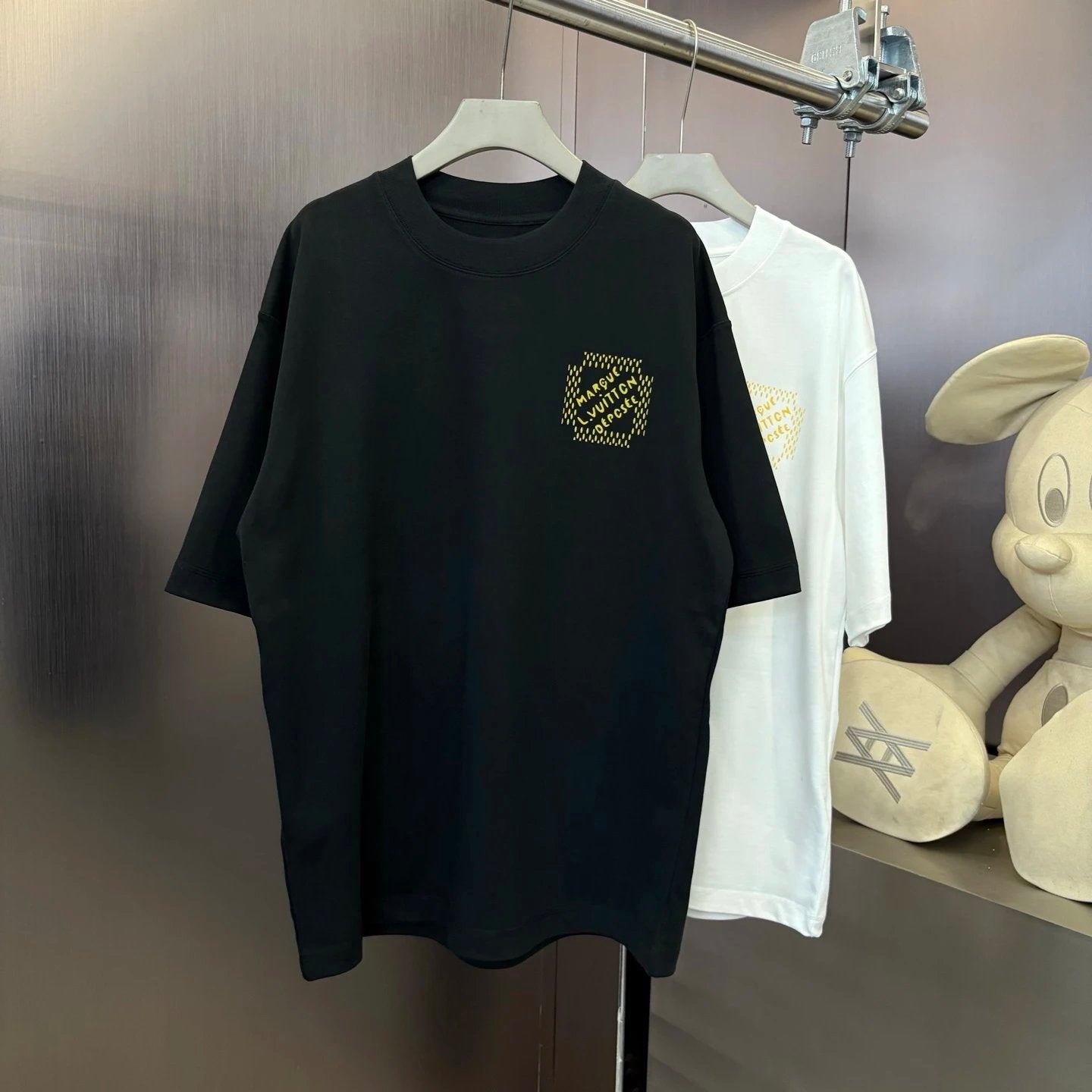 Louis Vuitton LV T-shirt Front and Rear Letter Printing logo round Neck Short Sleeve25ss New Pure Cotton Unisex Style T T-shirt OS Loose Fit Base Shirt Half Sleeve T-Shirt Top Half Sleeve
