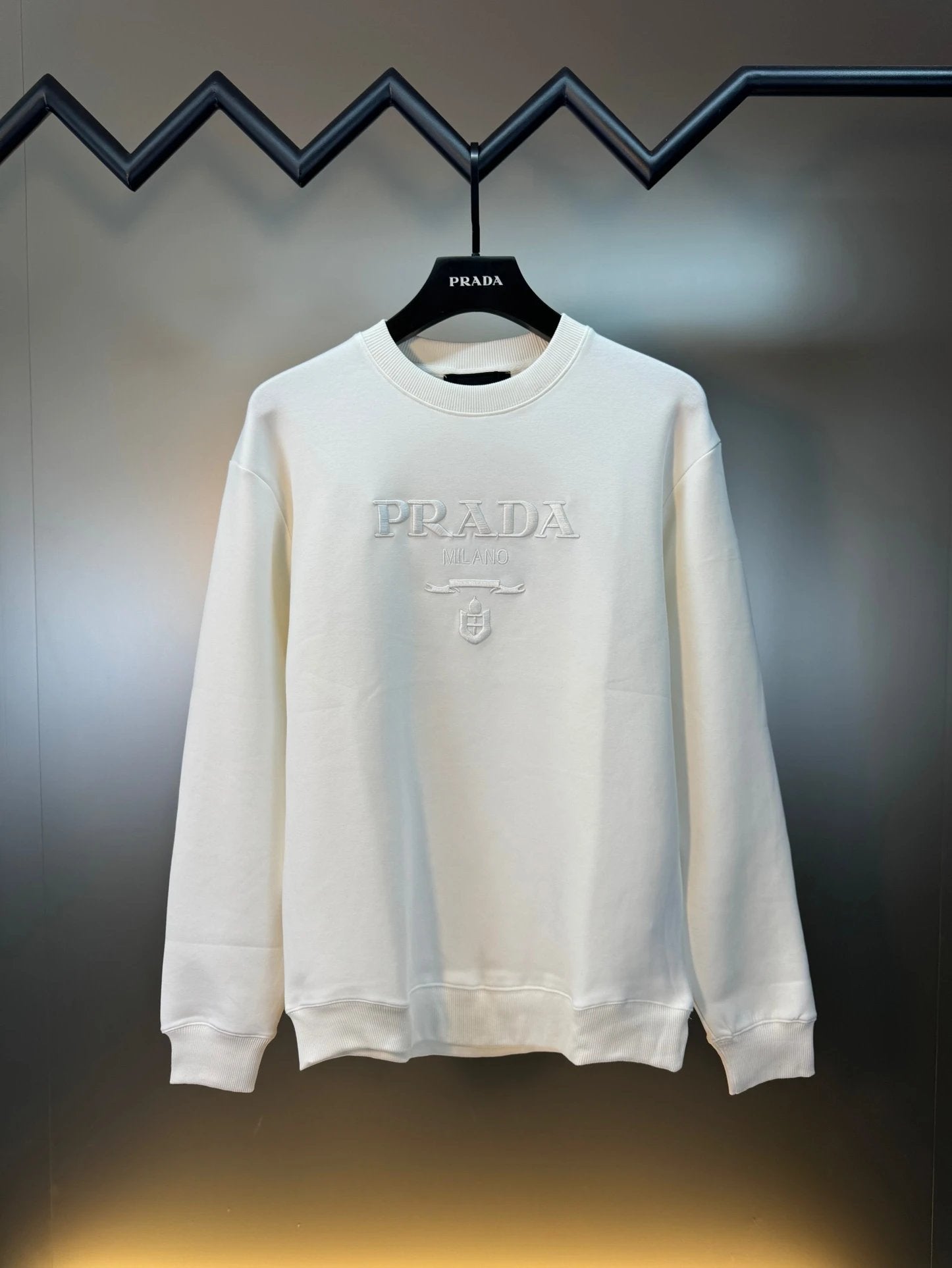 PRADA Hoodie New Classic Letter Embroidery Logo Crewneck Sweatshirt Casual Loose Versatile Thickened Warm Pullover Sportswear os Versatile Inner Layer Top Unisex24ss Autumn and Winter New Products