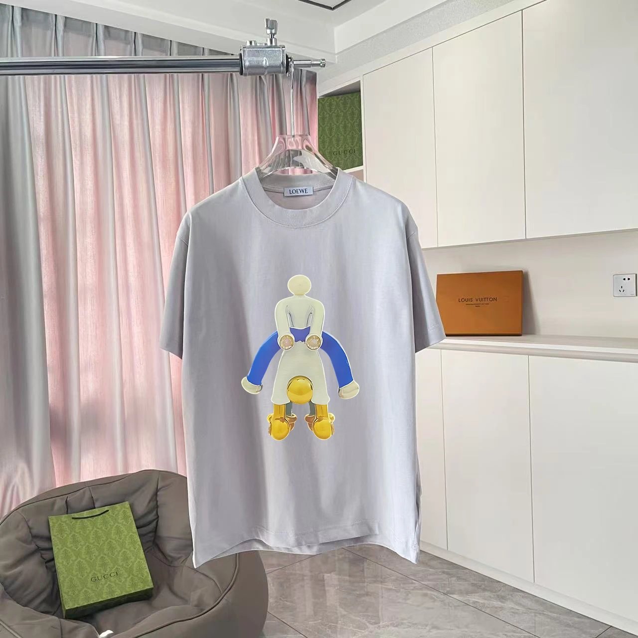 LOEWE T-shirt Cartoon Pattern Print on the Chest logo round Neck Short Sleeve25ss New pure cotton T Unisex T-Shirt OS Drop Shoulder Loose Fit Base Shirt Top T-Shirt Short Sleeve