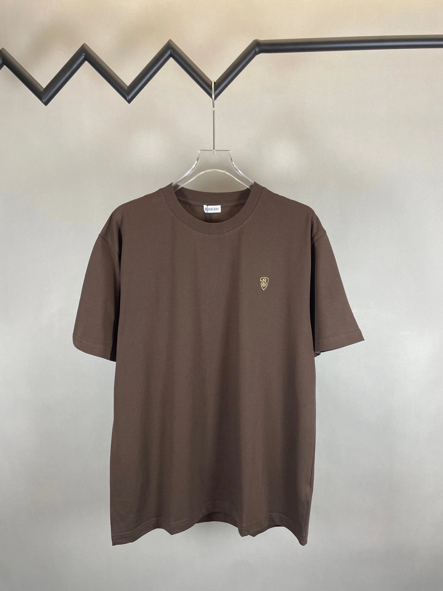 Burberry T-shirt Chest Shield B Logo Emblem logo Embroidered Crew Neck Short Sleeve25ss New pure cotton T Unisex T-Shirt OS Loose Fit Base Shirt Top Half Sleeve T-Shirt