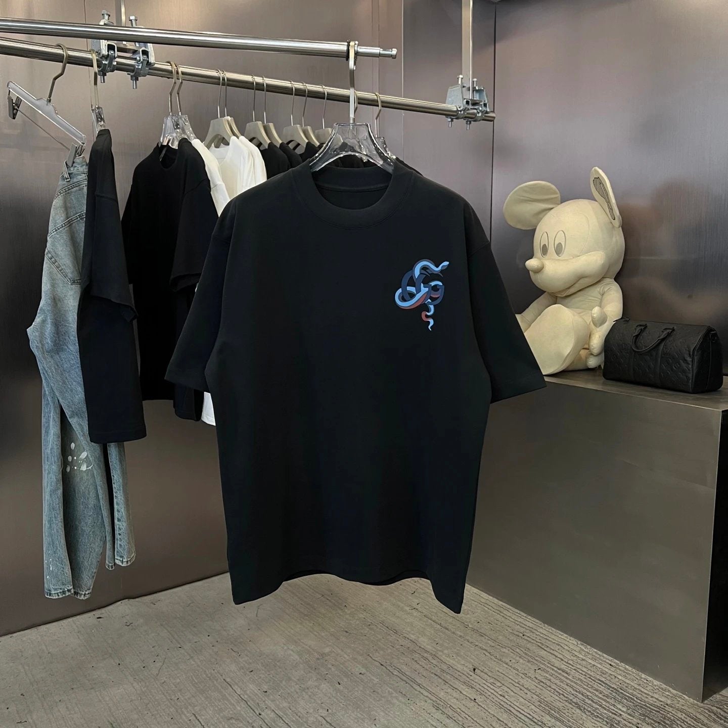 Gucci T-shirt Front and Back Color-Block Snake Pattern Print logo round Neck Short Sleeve25ss New pure cotton T Unisex T-Shirt OS Loose Fit Base Shirt Top Half Sleeve T-Shirt