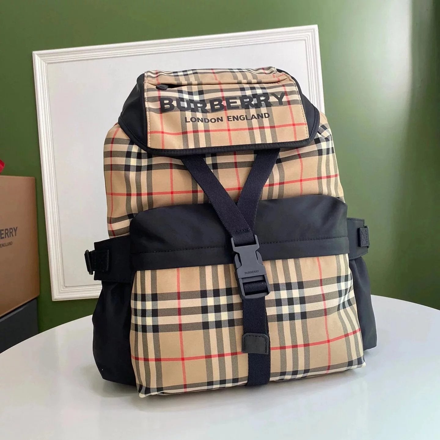 Burberry backpack Top version School Bag Men Women Unisex Backpack Backpack New Hiking Backpack Kingdom」Decoration Nevis Leisure All-Match Fashion Business Travel Bag