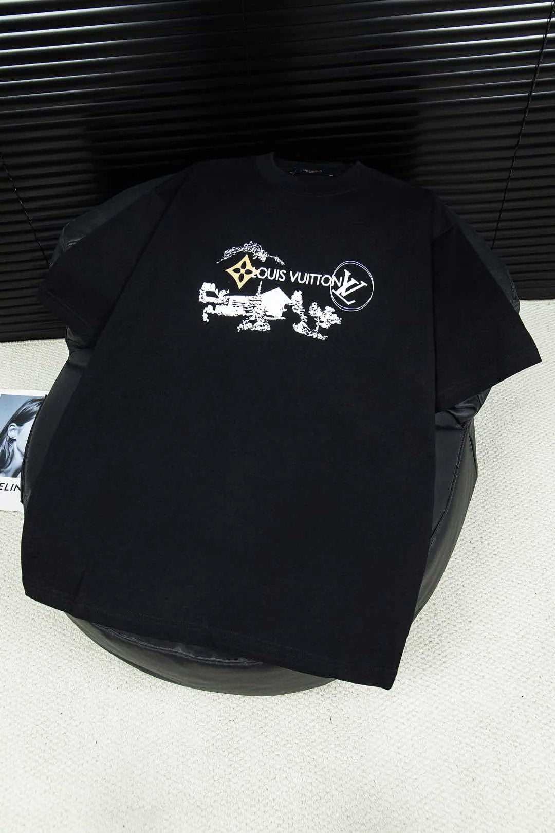 Louis Vuitton LV T-shirt Outdoor Sketch of Chest logo round Neck Short Sleeve25ss New Pure Cotton Unisex Style T T-shirt OS Loose Fit Base Shirt Top Half Sleeve T-Shirt