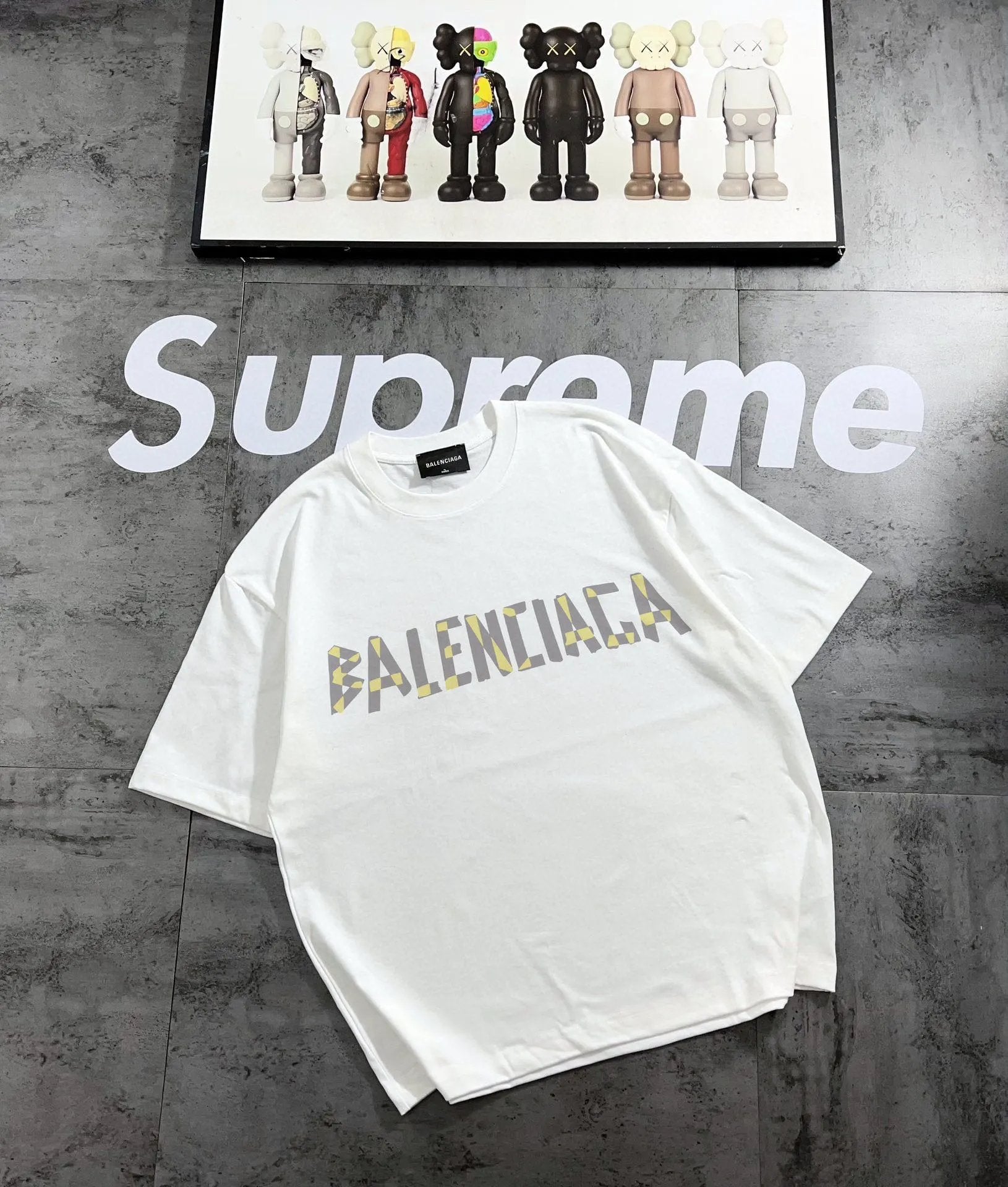 Balenciaga T-shirt Vintage Letter Print on Chest logo round Neck Short Sleeve25ss New pure cotton T Unisex T-Shirt OS Drop Shoulder Loose Fit Base Shirt Top T-Shirt Short Sleeve