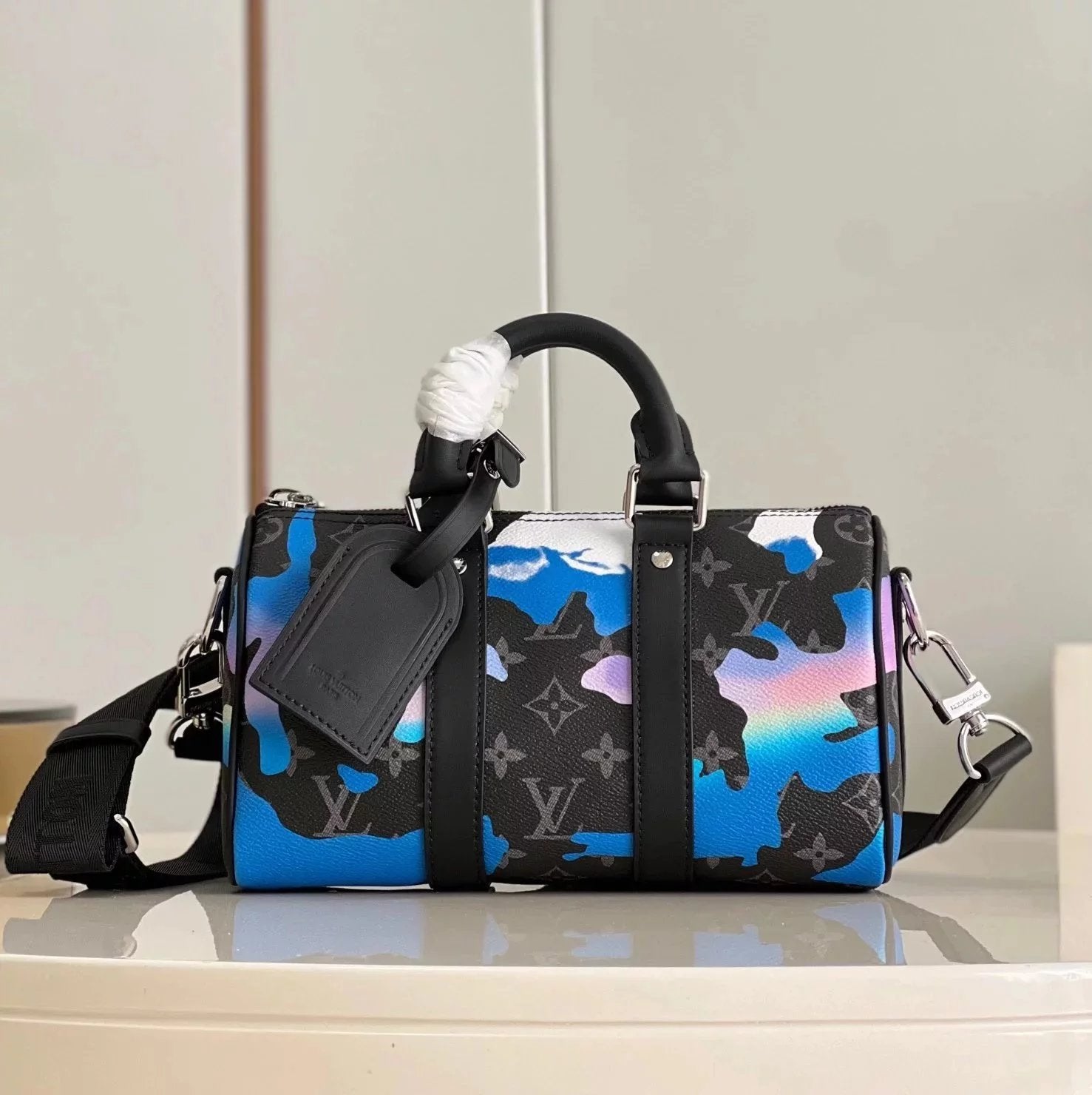 Louis Vuitton LV Men's Bag Top version 23Autumn and Winter New Eye Series Pillow Bag Full Series Handbag Shoulder Messenger Bag Pillow Bag Eyes Blue Flame Blue Black Flower