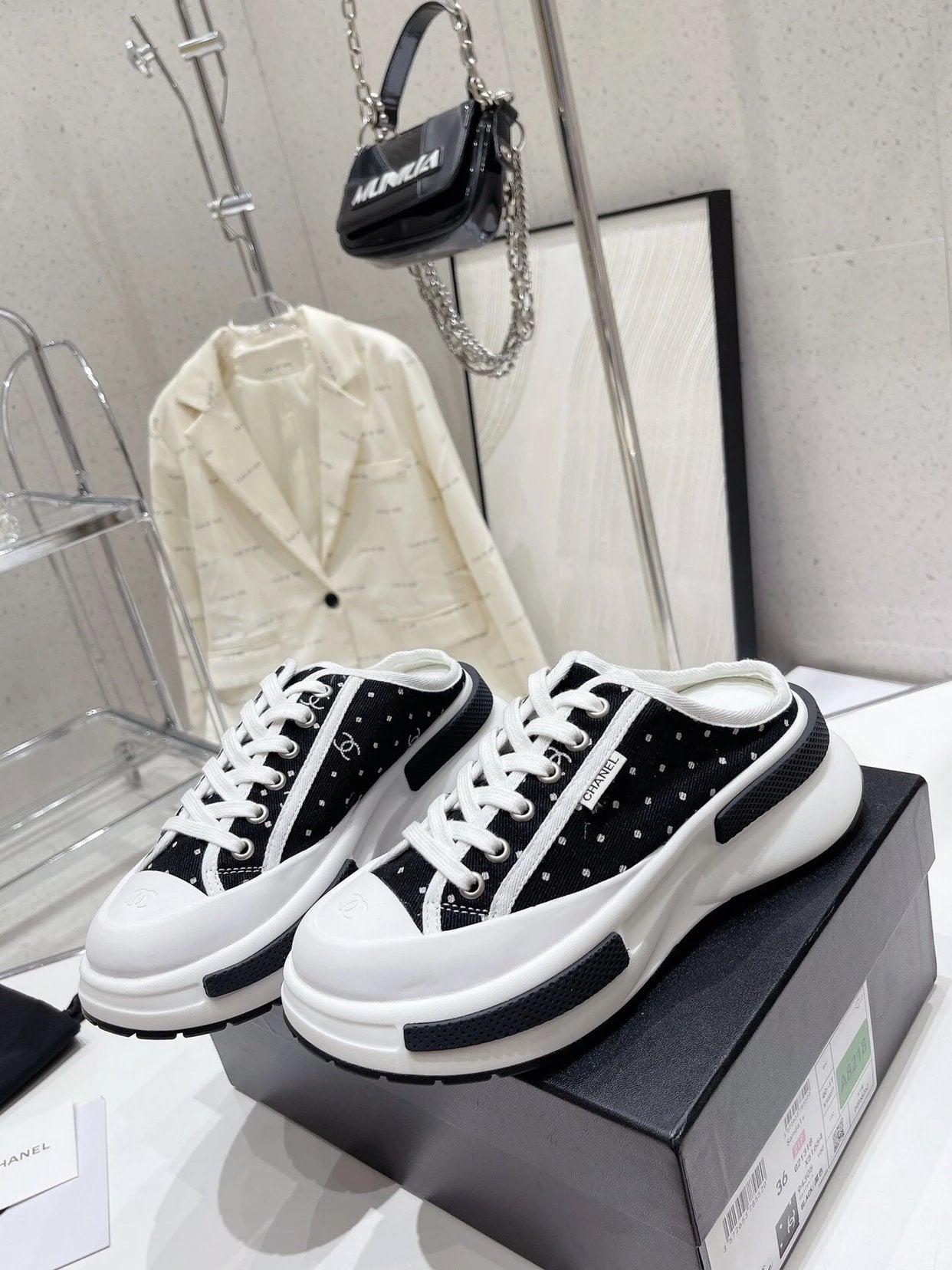 Chanel Shoes High Quality Latest Platform Biscuit Half Slippers Currently Super Popular Biscuit Shape Shoes,Special Shape,Very Recognizable,Slimming longer leg,Absolute Strength,Very Comfortable to Wear,Gao Yan