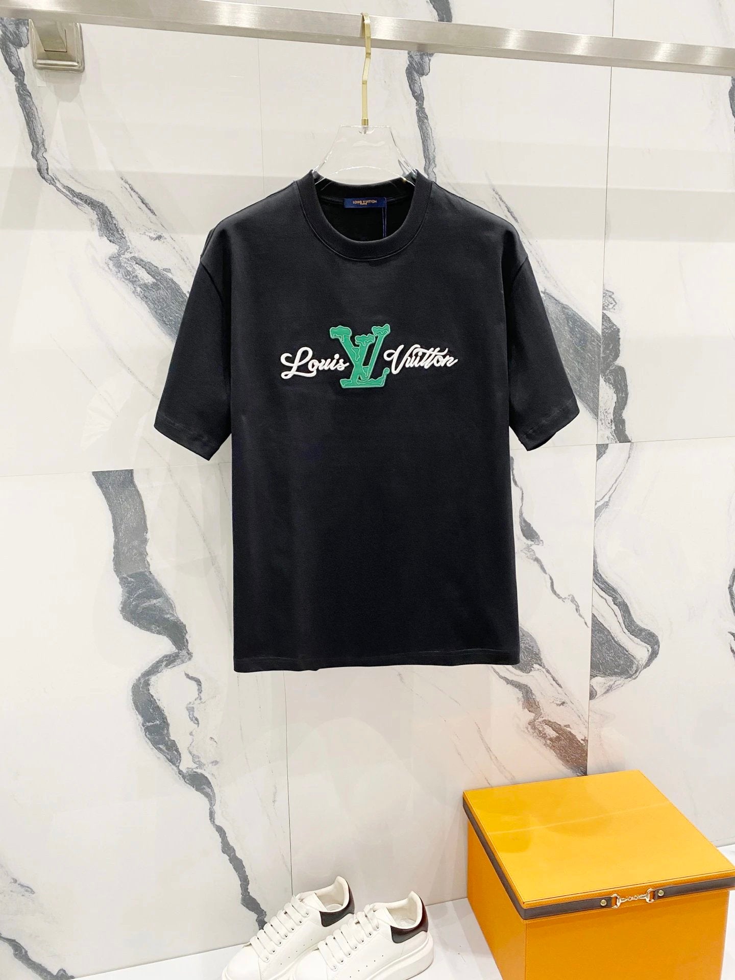 Louis Vuitton LV T-shirt Chest Signature Letter Embroidery logo round Neck Short Sleeve25ss New Pure Cotton Unisex Style T T-shirt OS Loose Fit Base Shirt Half Sleeve T-Shirt Top Half Sleeve