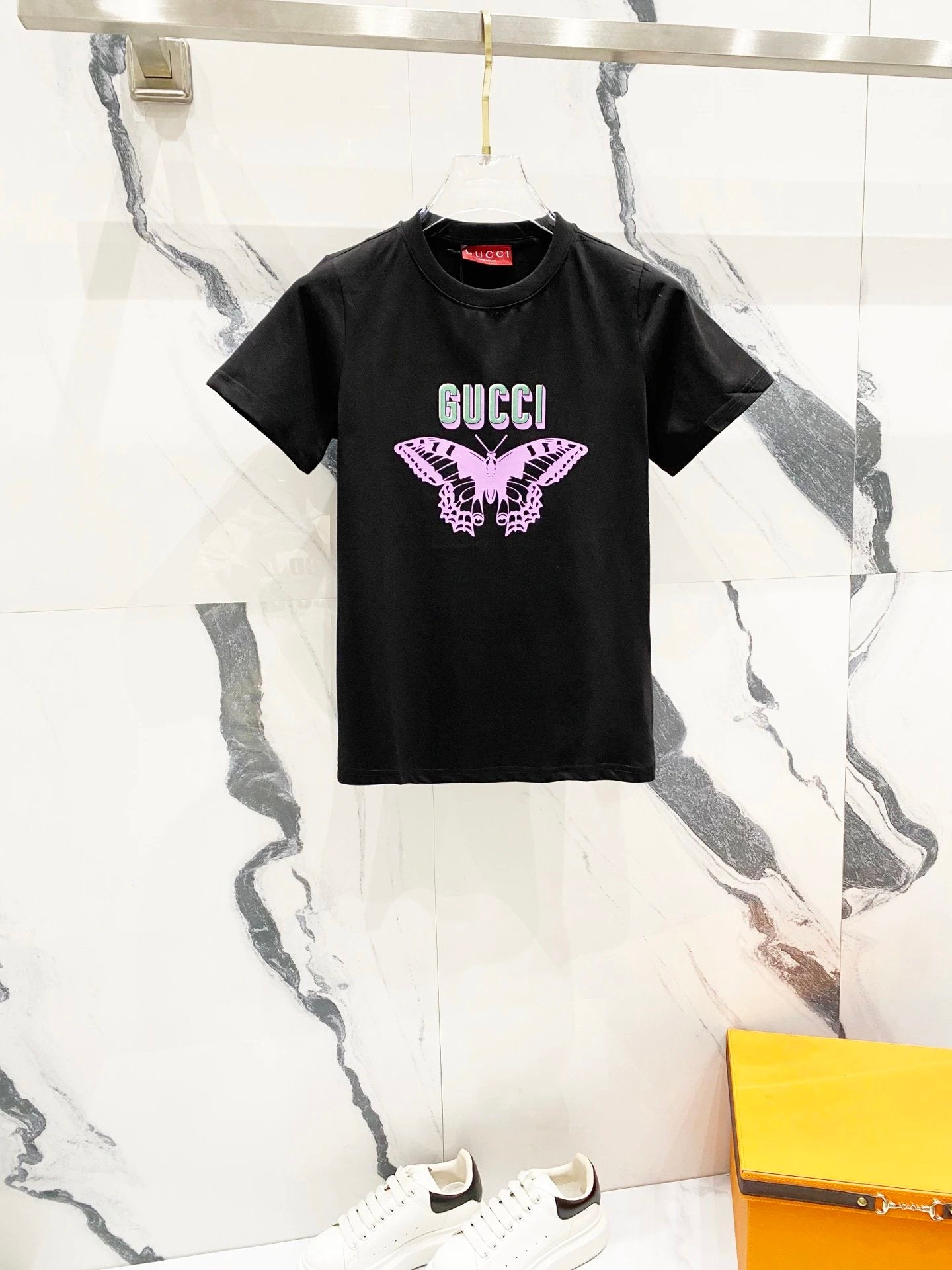 Gucci T-shirt Chest Butterfly Print logo round Neck Short Sleeve25ss New pure cotton T Women's T-shirt OS Loose Fit Base Shirt Top Half Sleeve T-Shirt