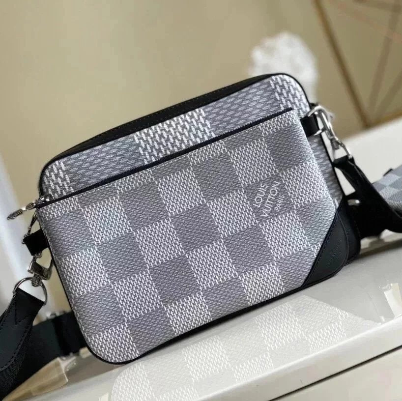 Louis Vuitton LV Men's Bag Top version 【】Men's Bag2021Spring and Summer New PochetteTrio Postman Series M69443Three-in-One Pure Steel Hardware Presbyopic Black Flower Crossbody Shoulder Crossbody Small Bag Clutch Men's Briefcase Bag