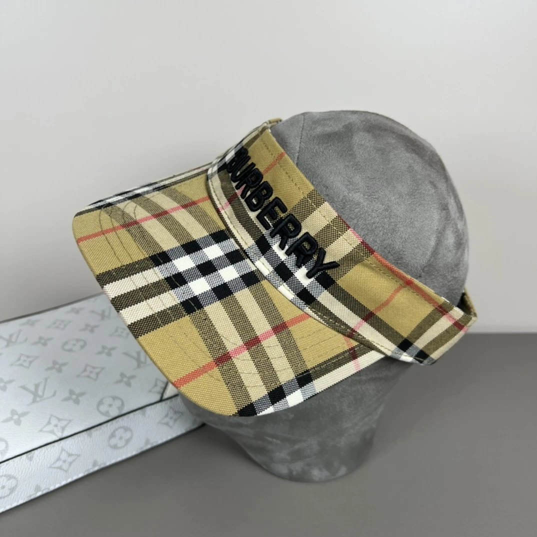 Burberry Hat Plaid logo Baseball Cap Sun Protection Visor Cap Large Head Circumference Versatile Sports Hat Slimming Face Curved Brim Unisex Couple Style