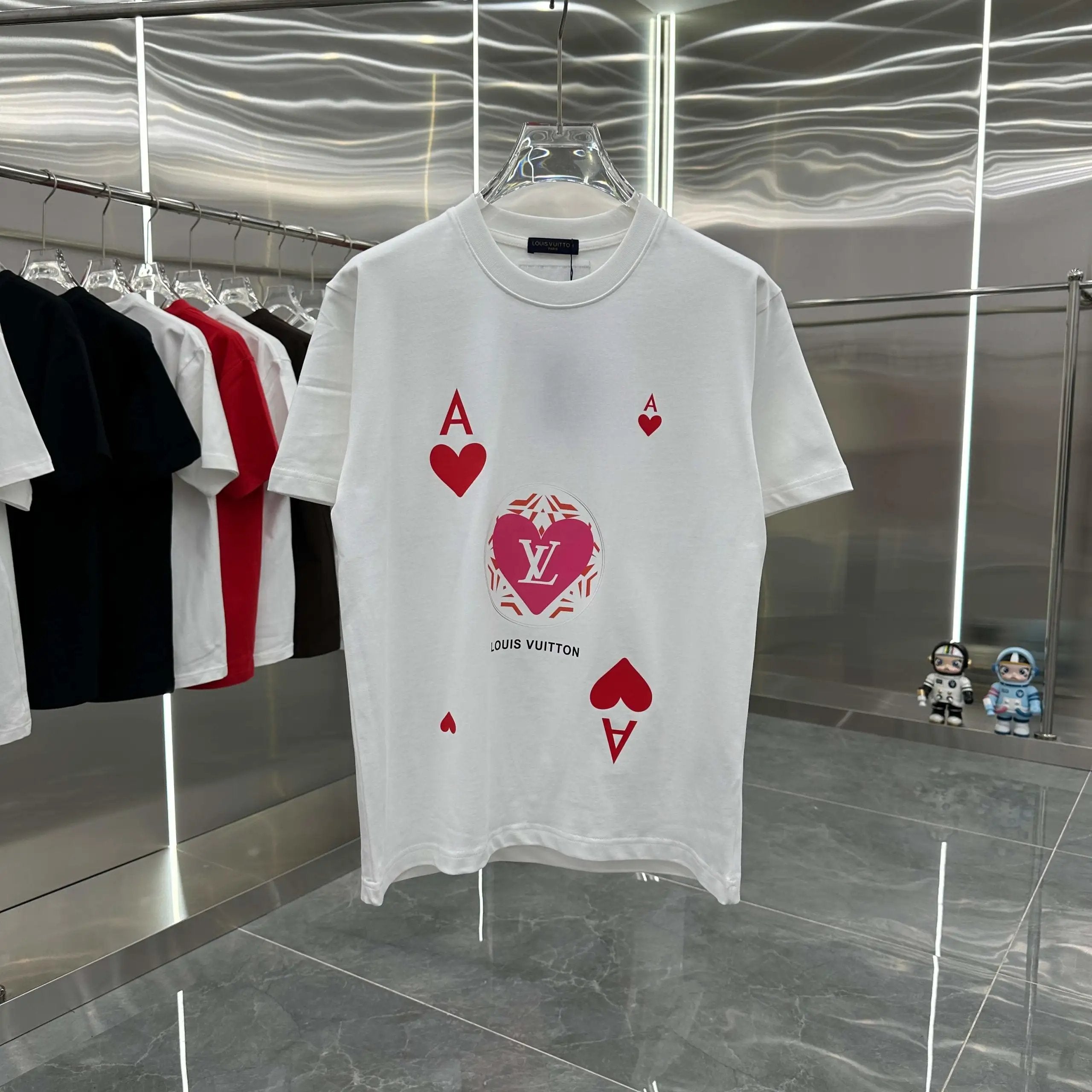 Louis Vuitton LV T-shirt Heart Print on the Chest logo round Neck Short Sleeve25ss New Pure Cotton Unisex Style T T-shirt OS Loose Fit Base Shirt Short Sleeve Top T-Shirt